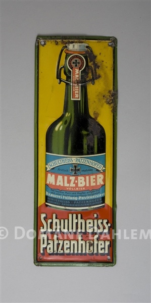 Reklameschild &quot;Schultheiss-Patzenhofer Malz-Bier&quot; (Stiftung Domäne Dahlem - Landgut und Museum CC BY-NC-SA)