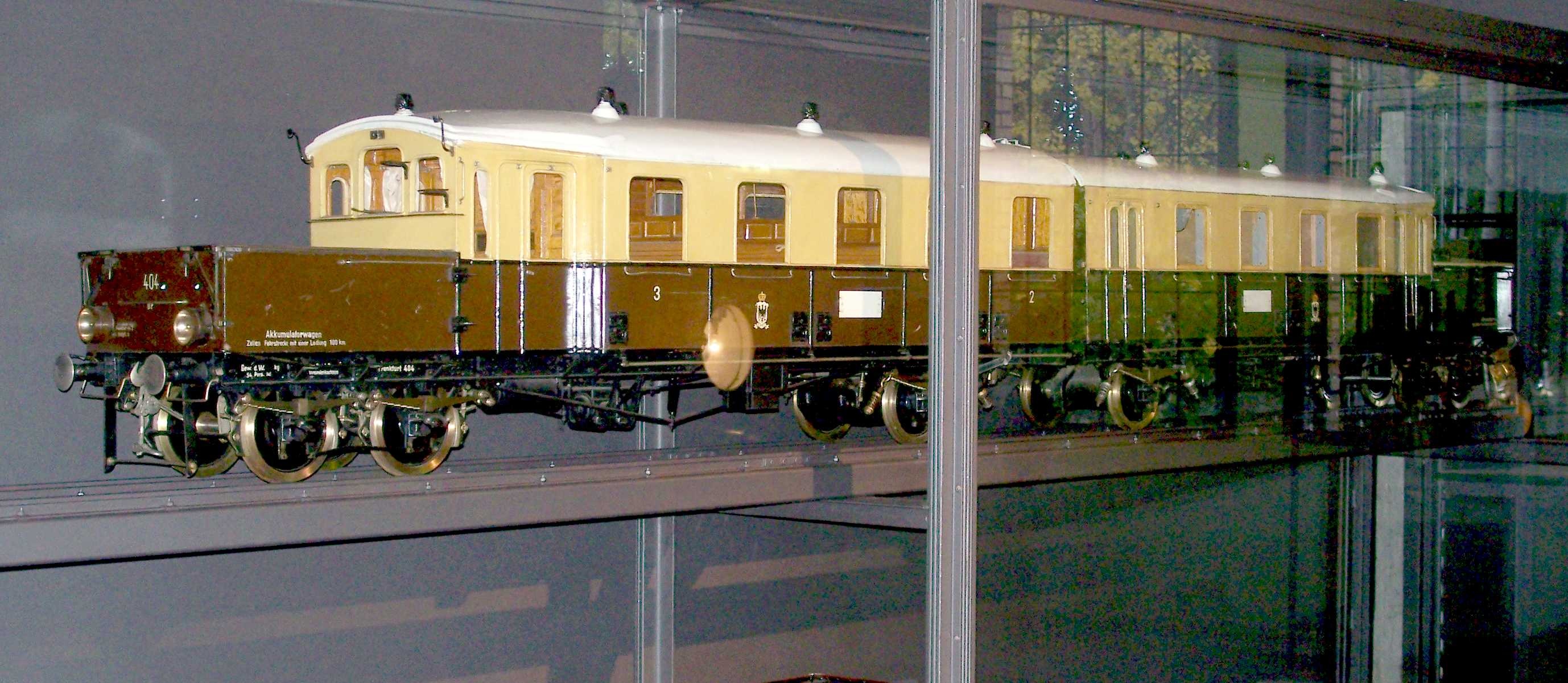 Akkumulatortriebwagen 403/404 Bauart "Wittfeld", Baureihe ET178 der Deutschen Bahn, Modell 1:10 (Stiftung Deutsches Technikmuseum Berlin CC0)