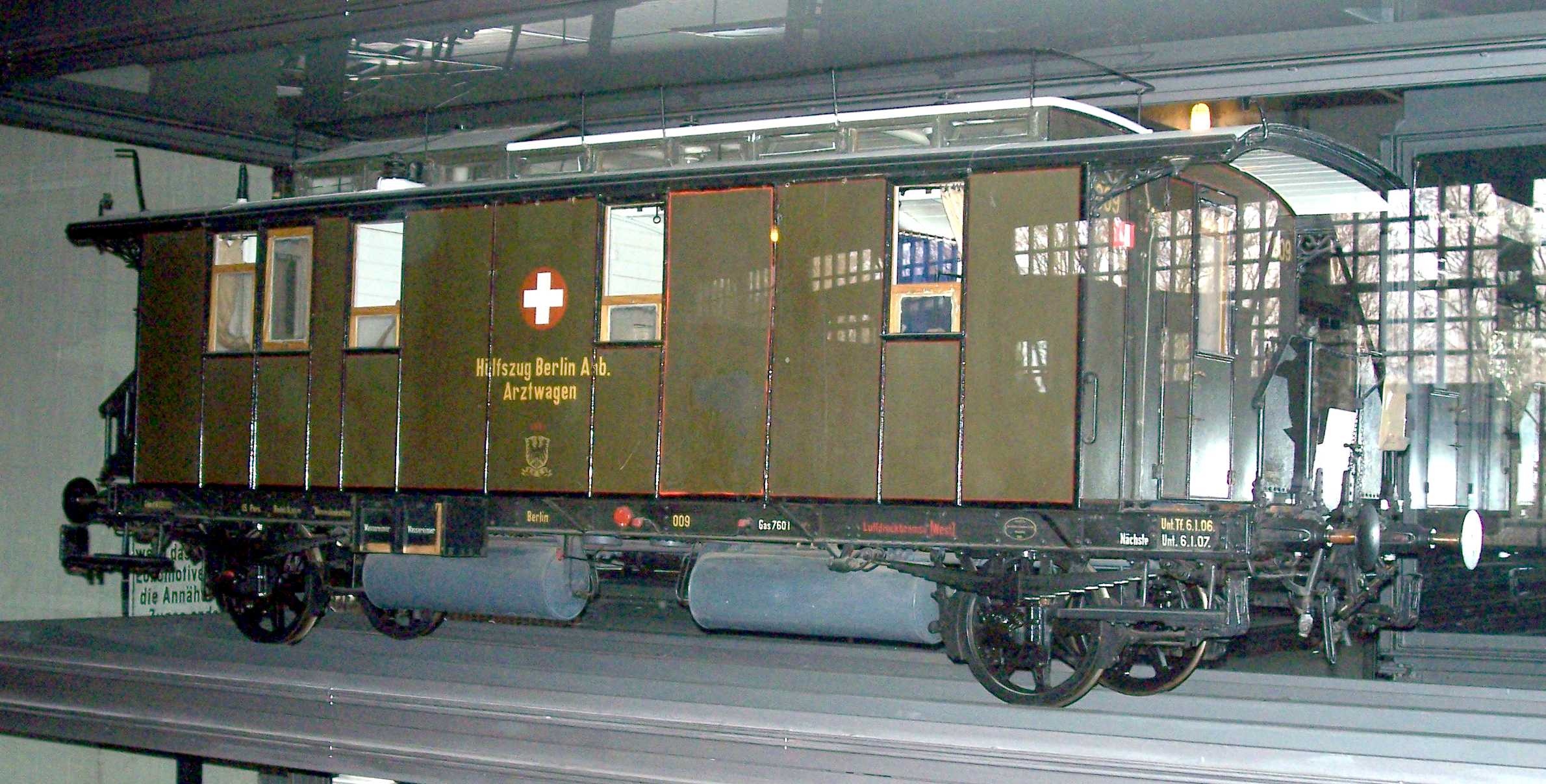 Arztwagen "Berlin 009" Anhalter Bahnhof, Modell 1:5 (Stiftung Deutsches Technikmuseum Berlin CC0)