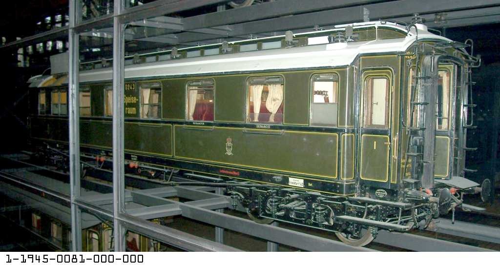 D-Zugwagen 1./2. Klasse mit Speiseraum "Frankfurt 0243", vierachsig, Modell 1:5 (Stiftung Deutsches Technikmuseum Berlin CC0)