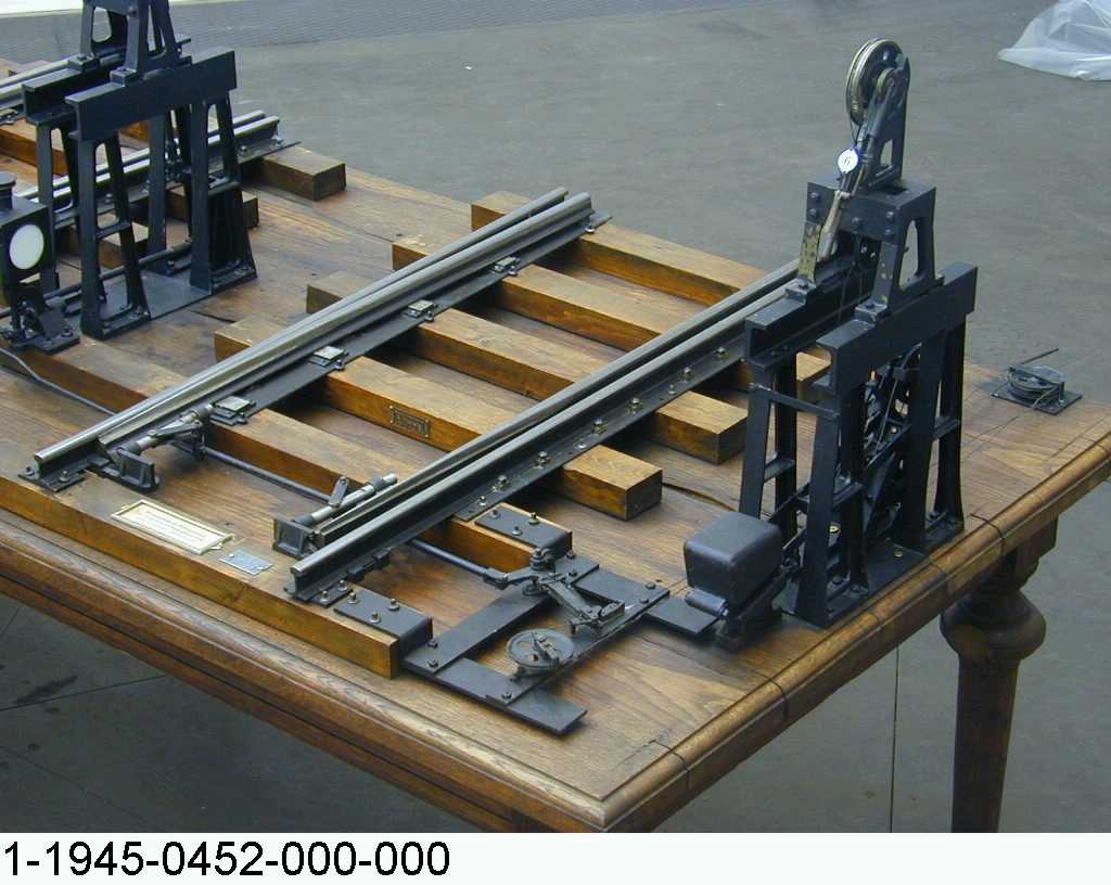 Weichenantrieb mit Drahtzugleitung, Funktionsmodell 1:5 (Stiftung Deutsches Technikmuseum Berlin CC0)