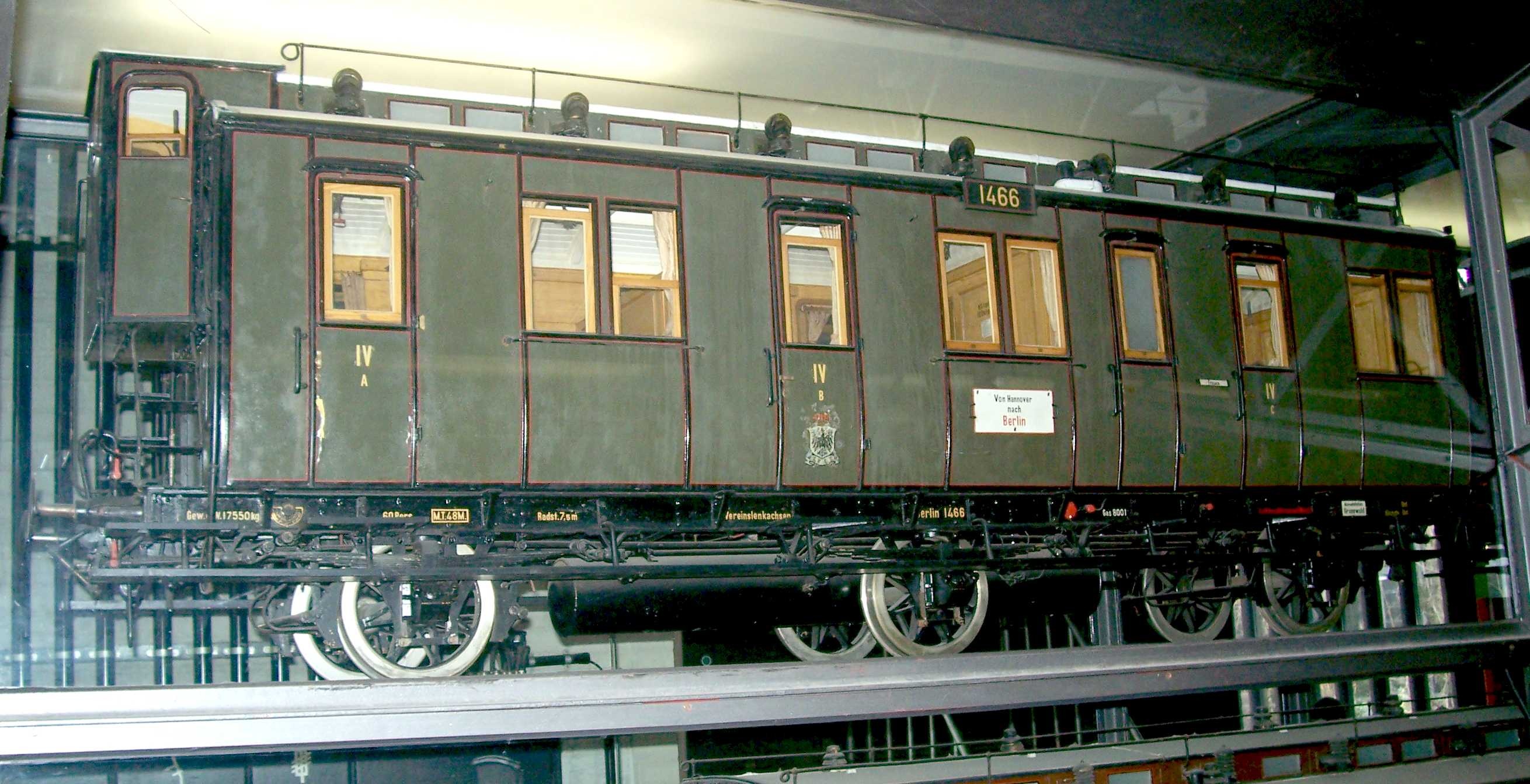 Dreiachsiger Abteilwagen 4. Klasse "Berlin 1466", nach Musterblatt M Ib11 1904, Modell 1:5 (Stiftung Deutsches Technikmuseum Berlin CC0)