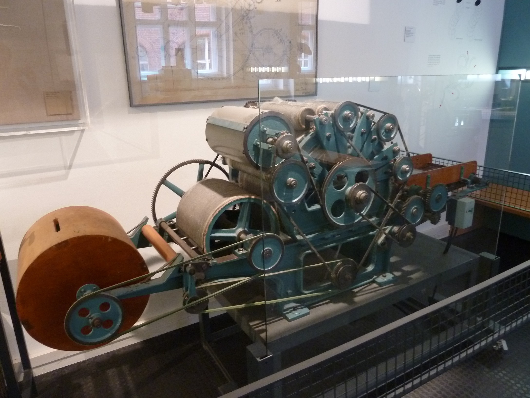 Krempelmaschine (auch Kardiermaschine oder einfach Karde) (Stiftung Deutsches Technikmuseum Berlin CC0)