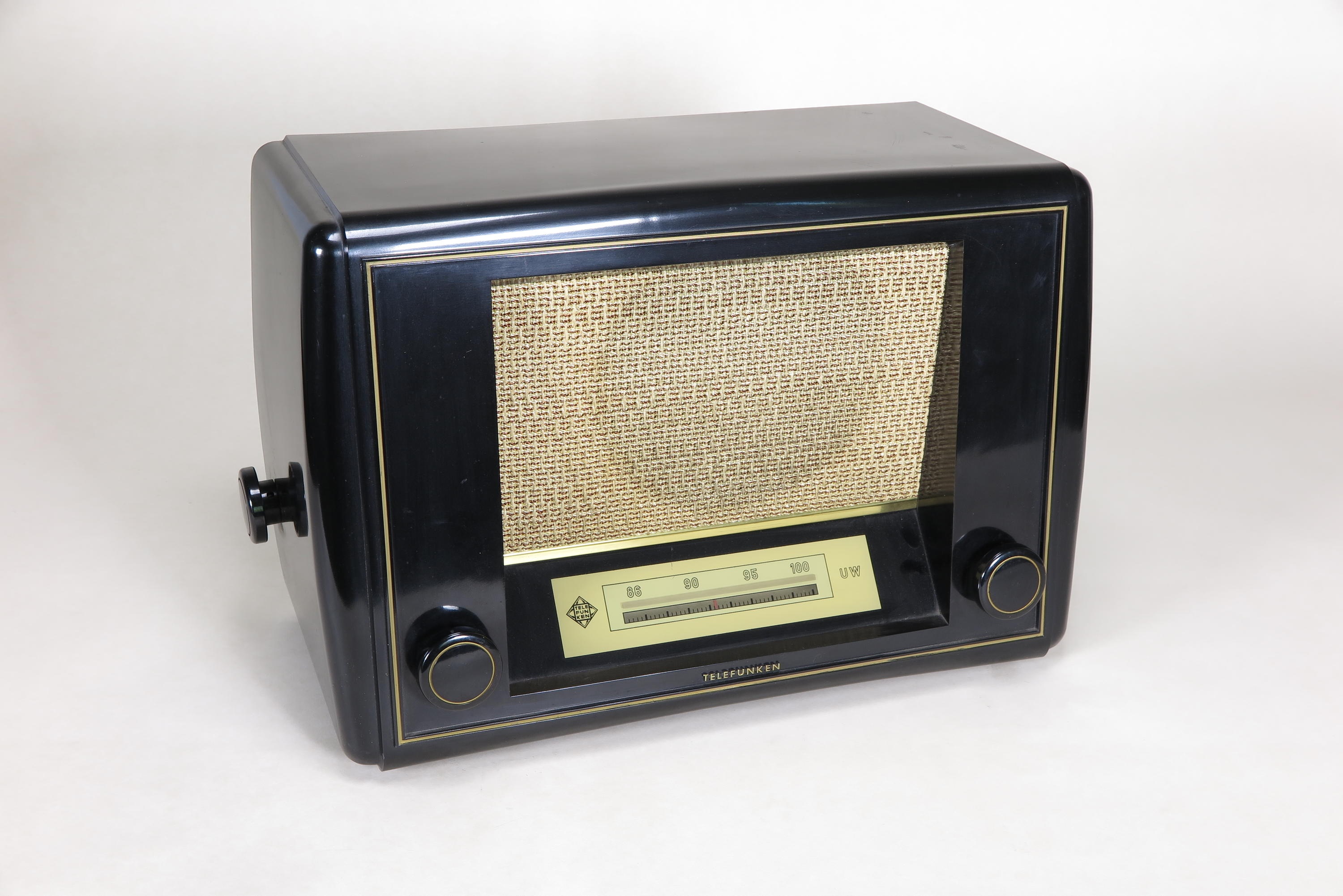 Radio Telefunken Wechselstrom-Super UKW 6A (Deutsches Technikmuseum CC BY)