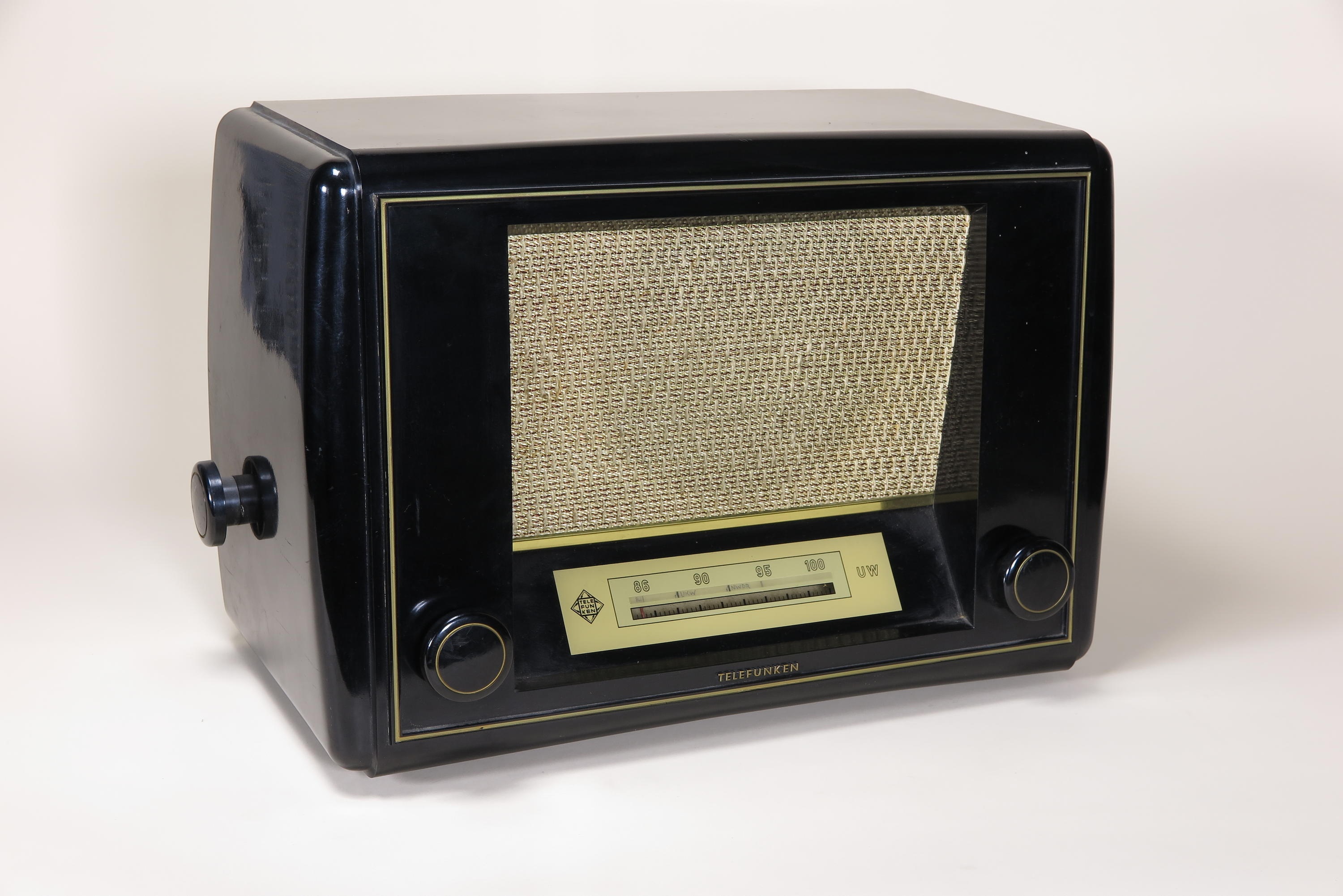 Radio Telefunken Wechselstrom-Super UKW 6A (Deutsches Technikmuseum CC BY)