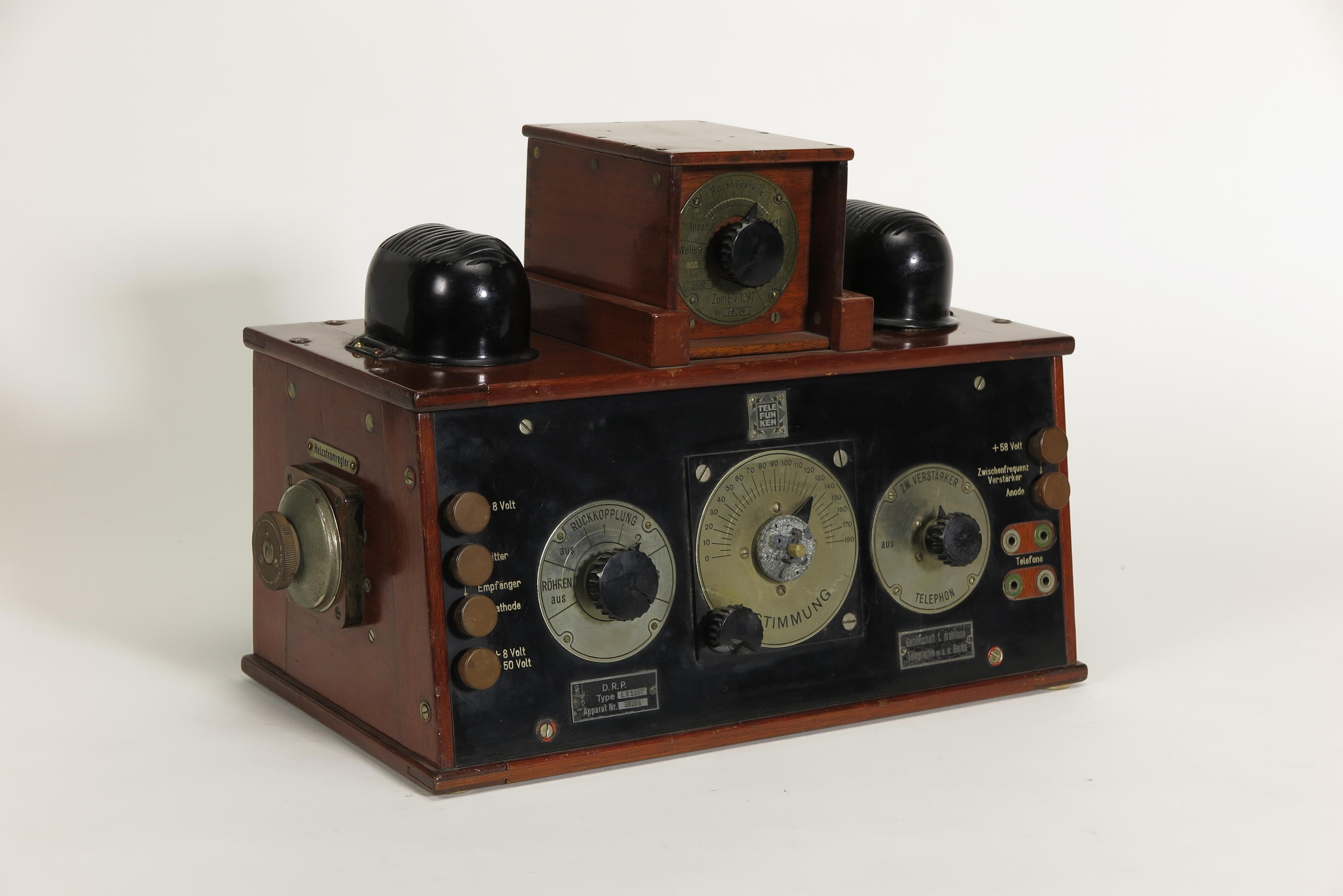 Vier-Röhren-Empfänger Telefunken EV1297 (Deutsches Technikmuseum CC BY)