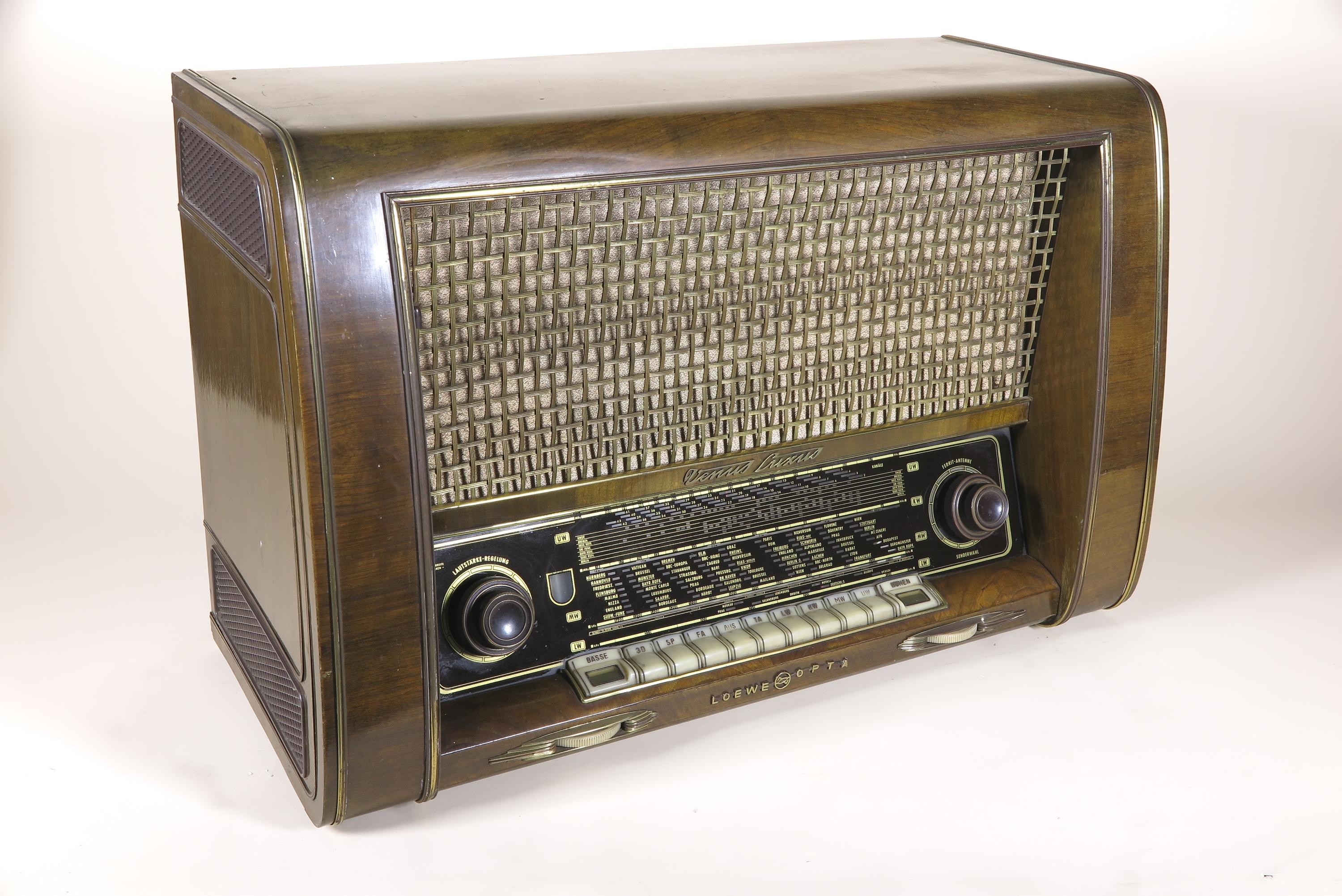 Radio Loewe Opta Venus-Luxus 822W (Deutsches Technikmuseum CC BY)