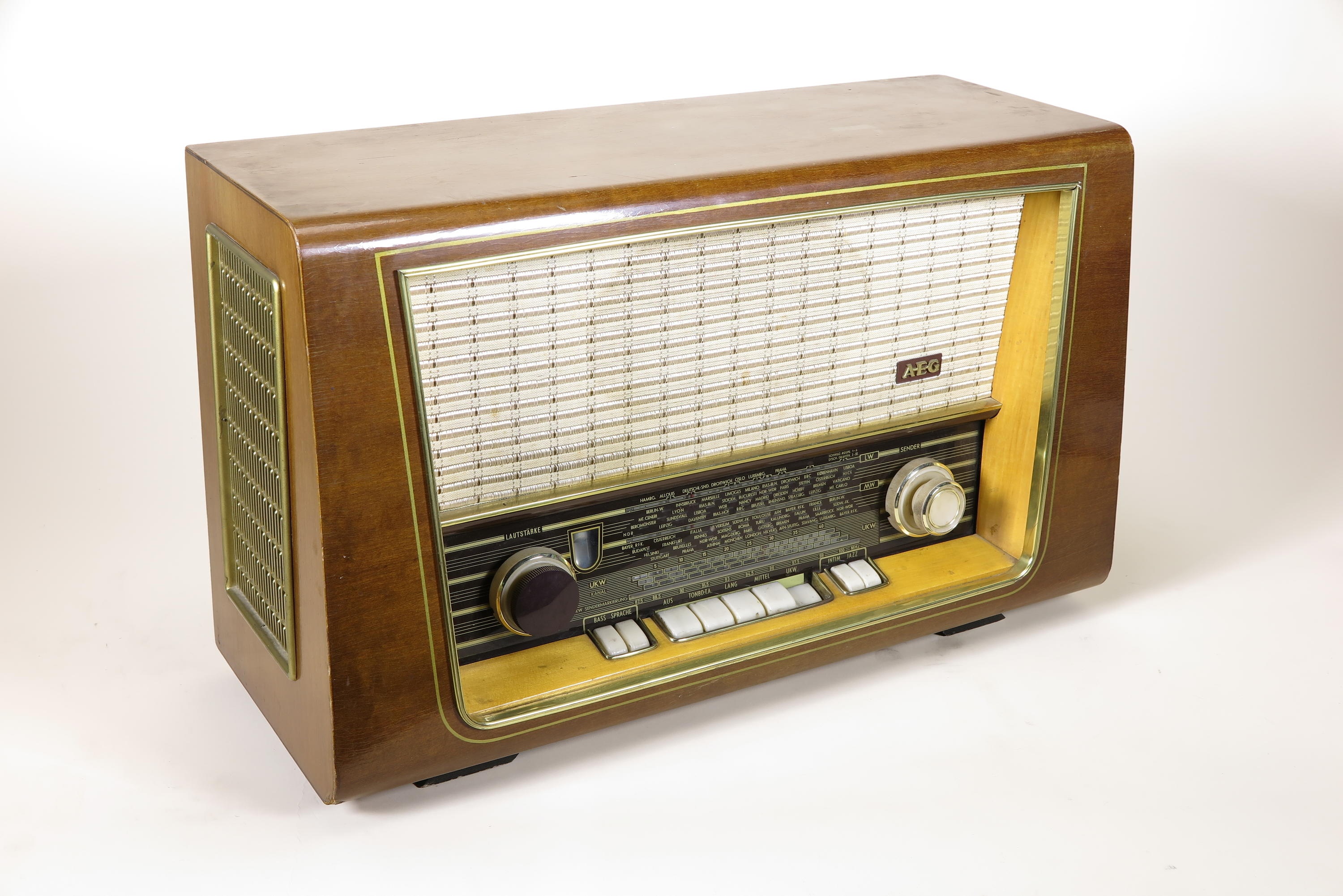 Radio AEG 7058 WD (Deutsches Technikmuseum CC BY)