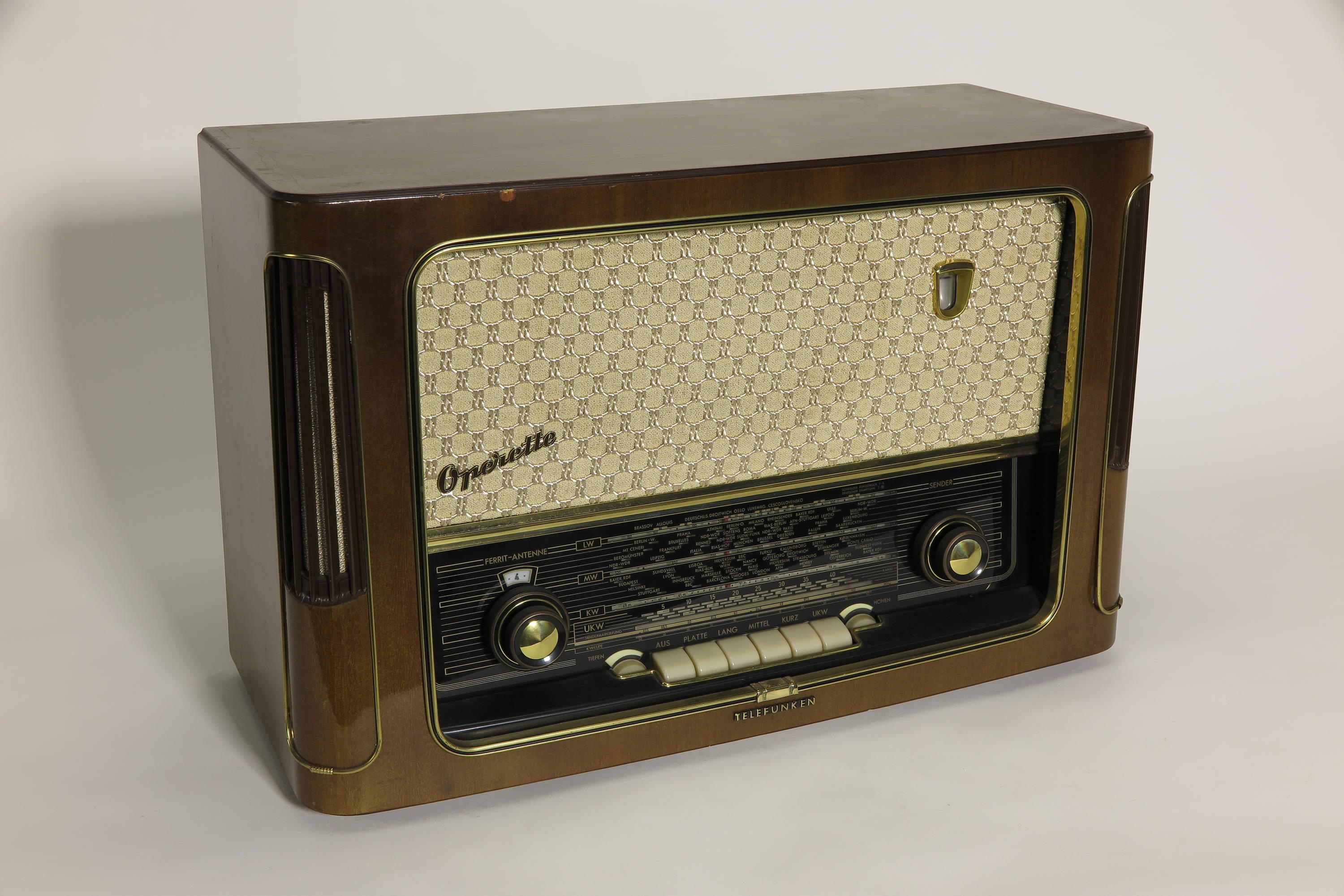 Röhrenradio Telefunken Wechselstrom-Super Operette 7 (Deutsches Technikmuseum CC BY)