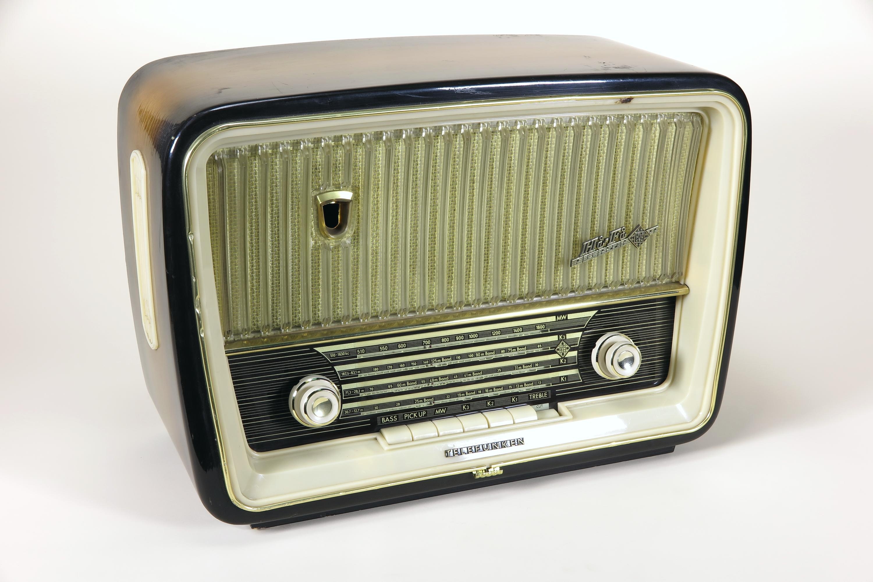Radio Telefunken Hi-Fi D2668WK trop (Deutsches Technikmuseum CC BY)