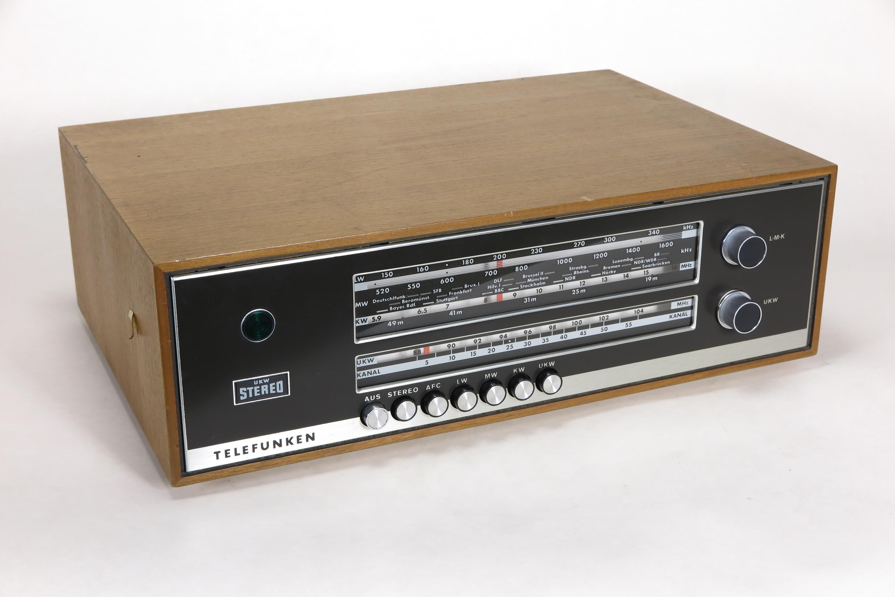 Radio-Tuner Telefunken HiFi-Stereo T101 (Deutsches Technikmuseum CC BY)