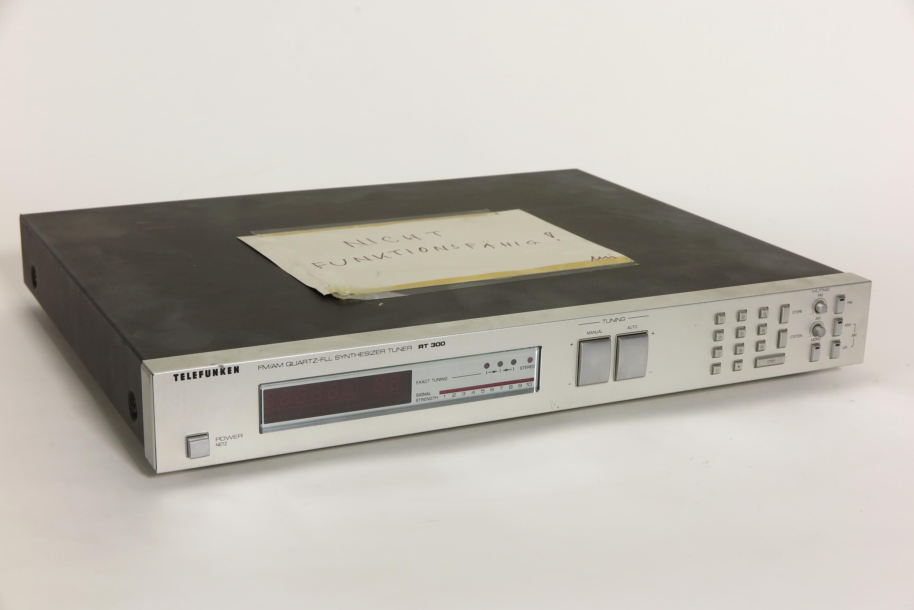 FM/AM Quartz-FLL Synthesizer Tuner RT 300 aus Kompaktanlage Telefunken 300 (Deutsches Technikmuseum CC BY)