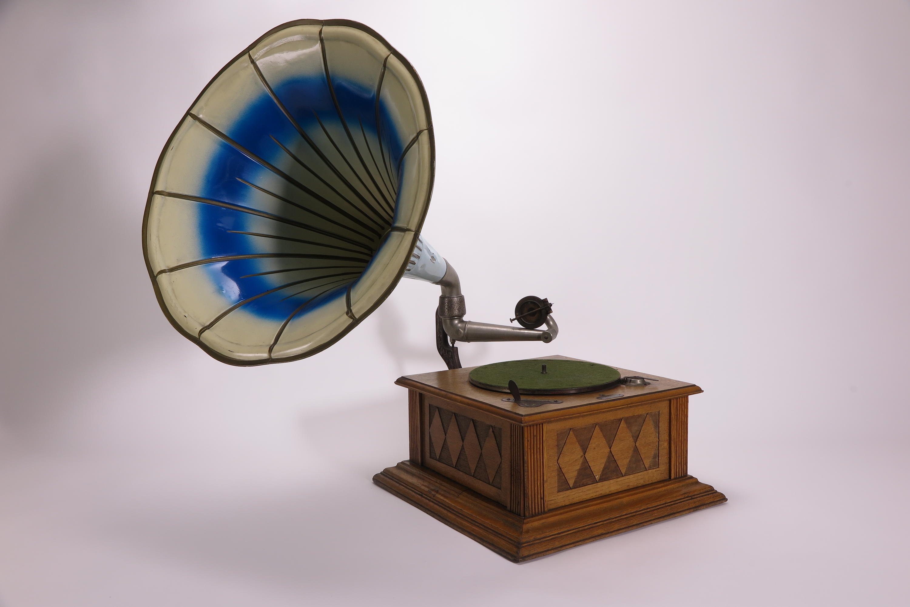 Trichtergrammophon (Deutsches Technikmuseum CC BY)