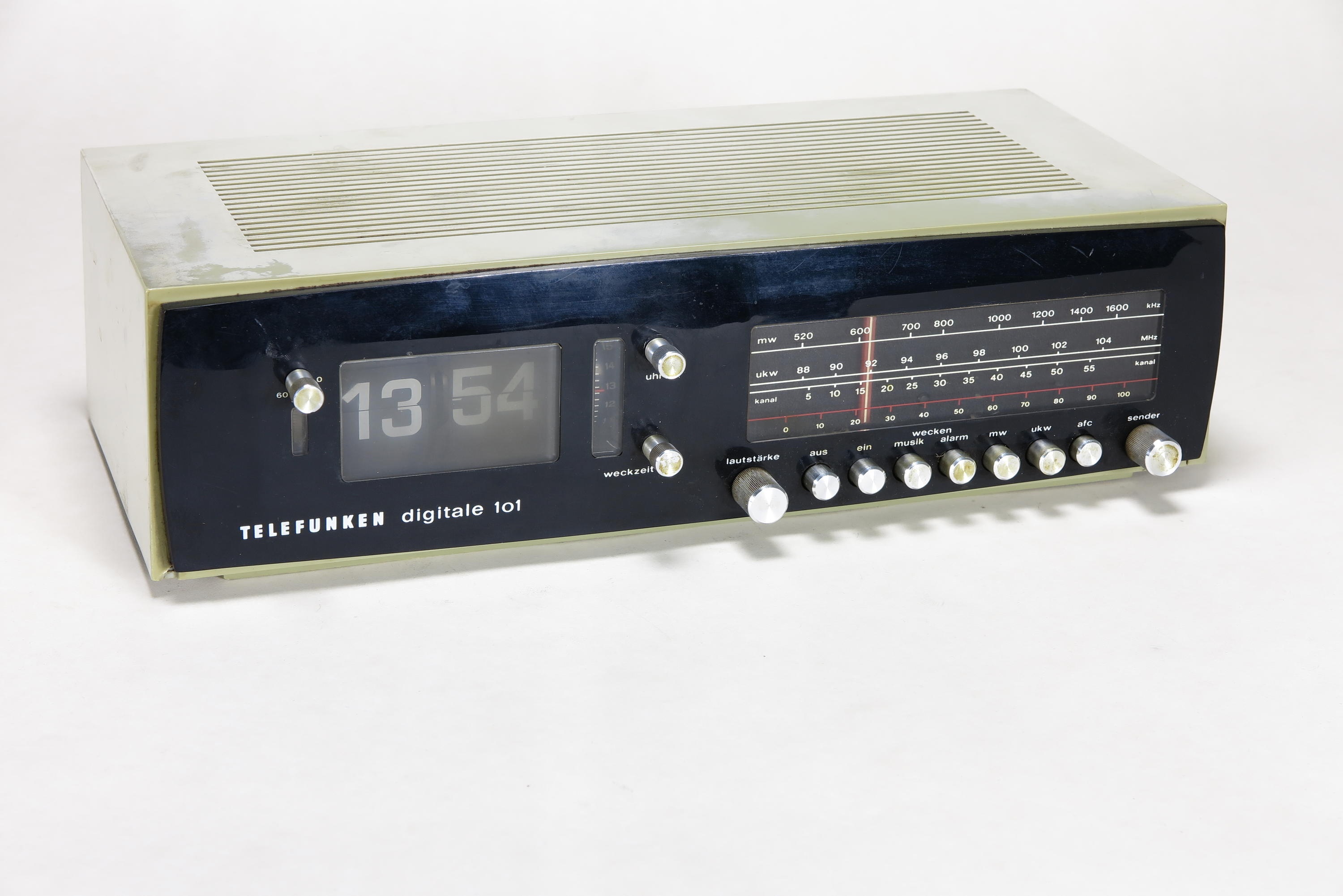 Uhrenradio Telefunken Digitale 101 (Deutsches Technikmuseum CC BY)