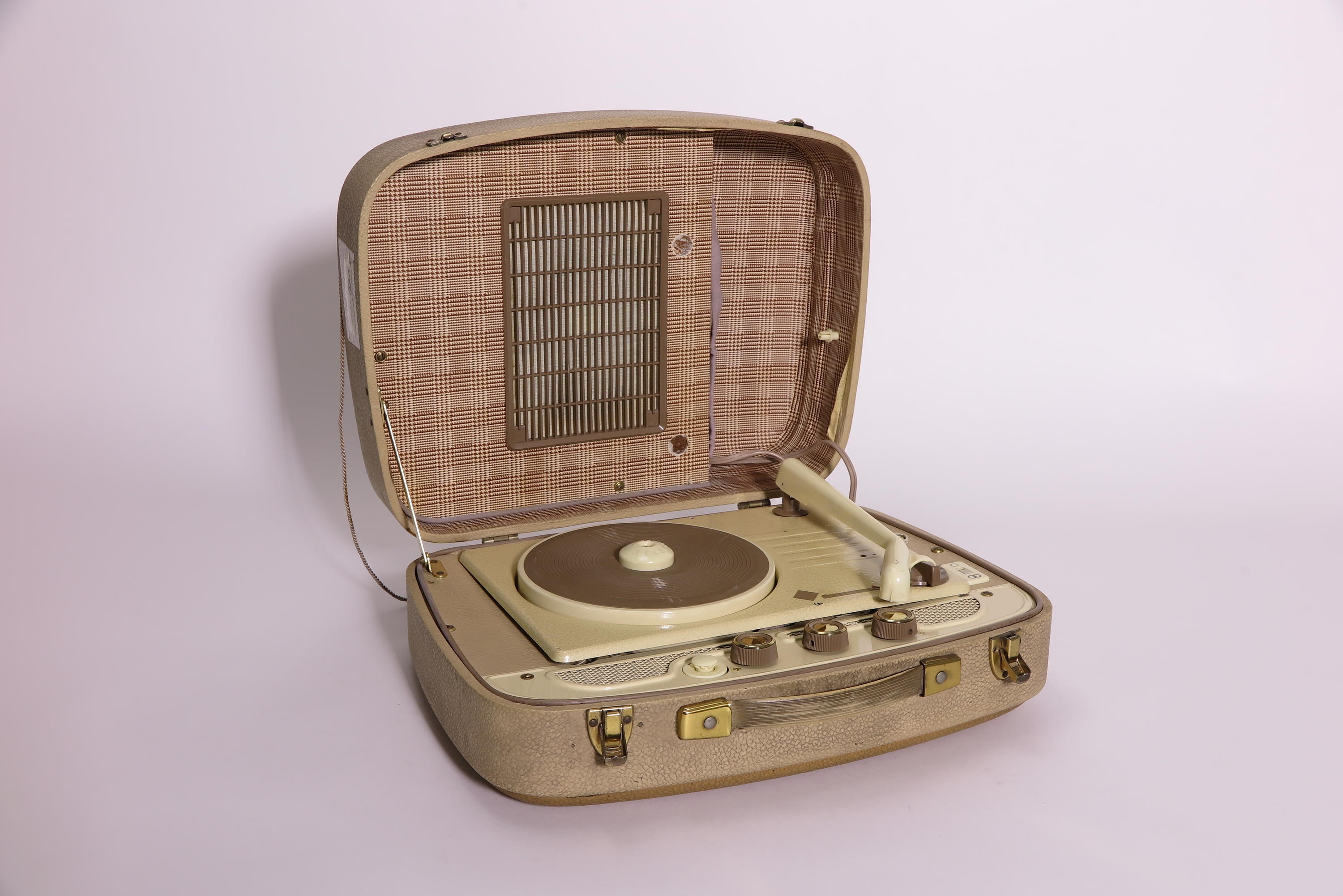 Kofferplattenspieler Telefunken Musikus 5V (Deutsches Technikmuseum CC BY)