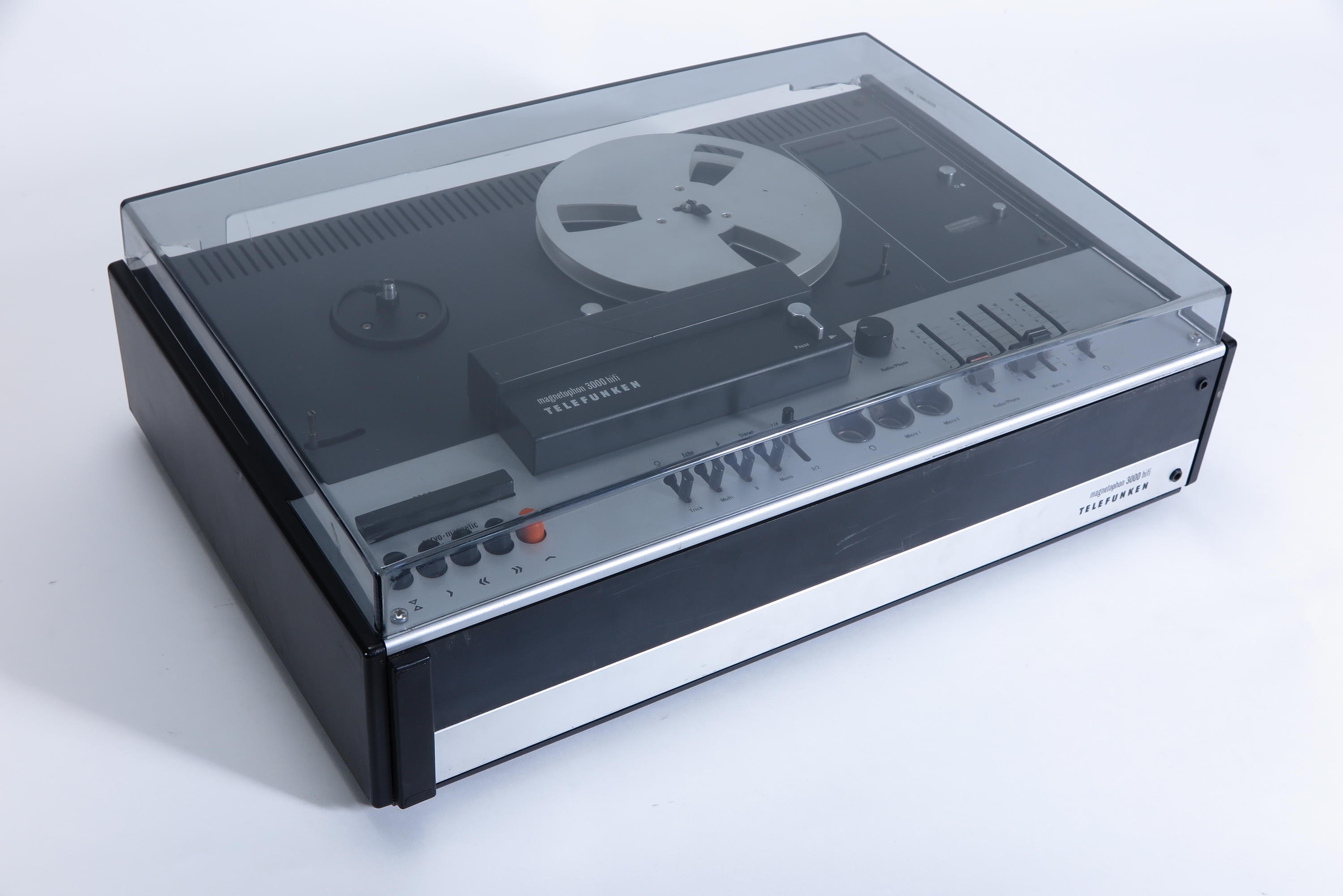 Tonbandgerät Telefunken Magnetophon 3000 HiFi (Deutsches Technikmuseum CC BY)