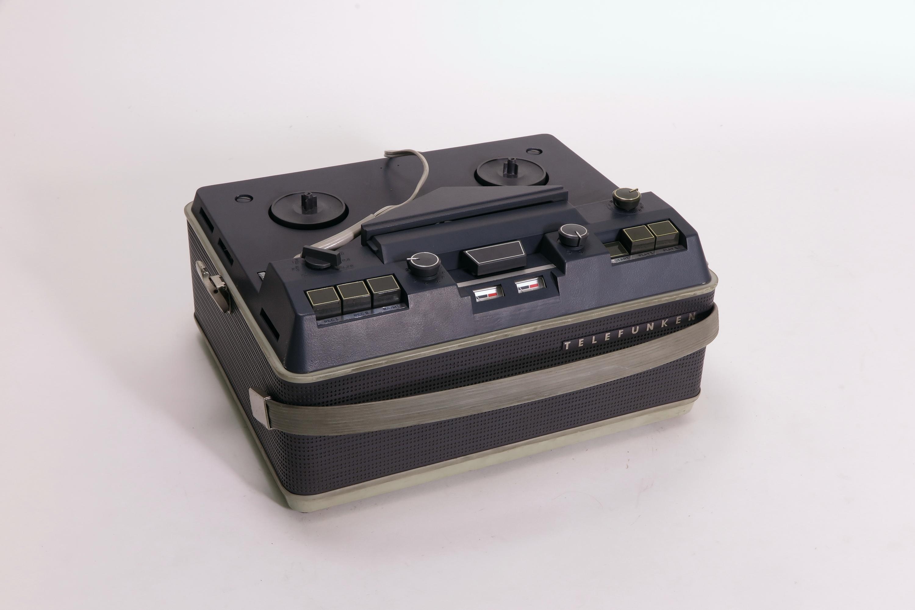 Tonbandgerät Versuchsgerät Telefunken Magnetophon 96, 97 oder 98 (Deutsches Technikmuseum CC BY)