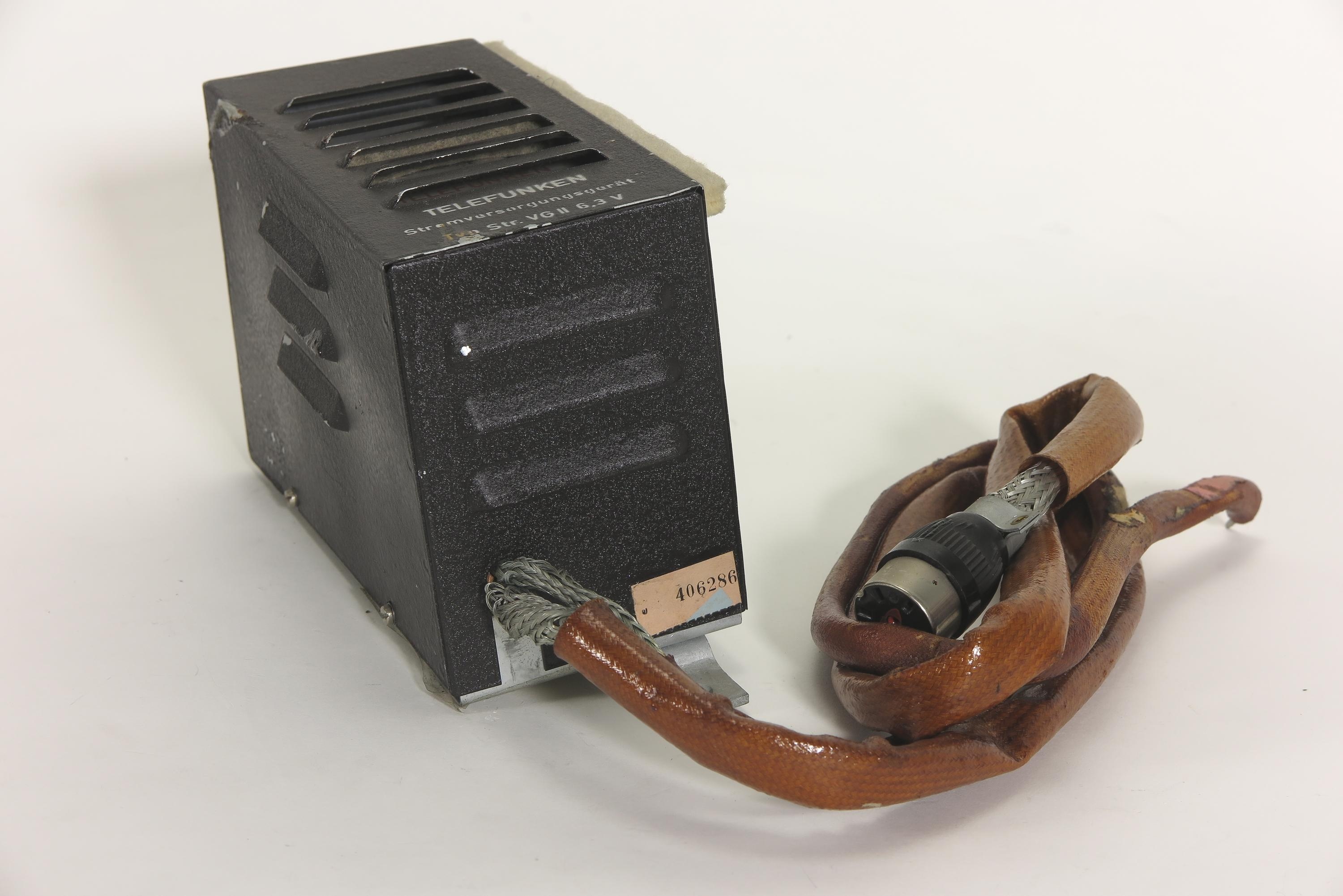 Stromversorgungsgerät Telefunken Str. VG II (für Autoradio) (Deutsches Technikmuseum CC BY)