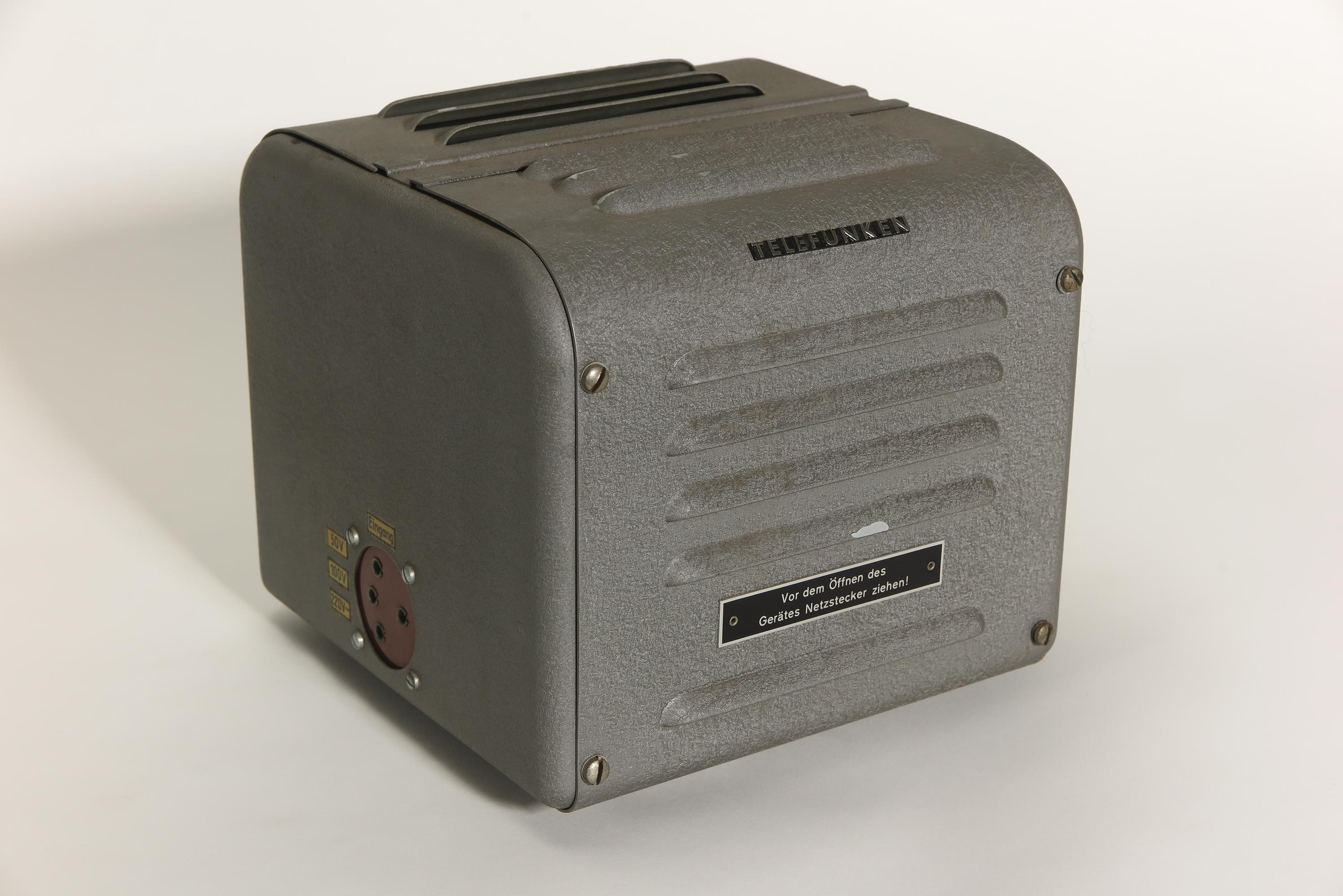 Niederfrequenzverstärker Telefunken Ela V25/1300 (Deutsches Technikmuseum CC BY)