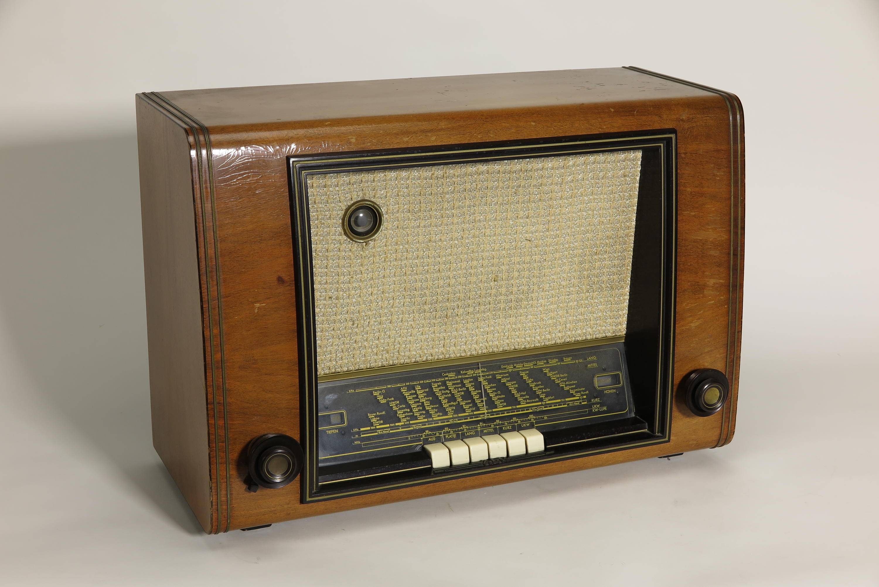 Radio AEG Super 1062 WU (Deutsches Technikmuseum CC BY)