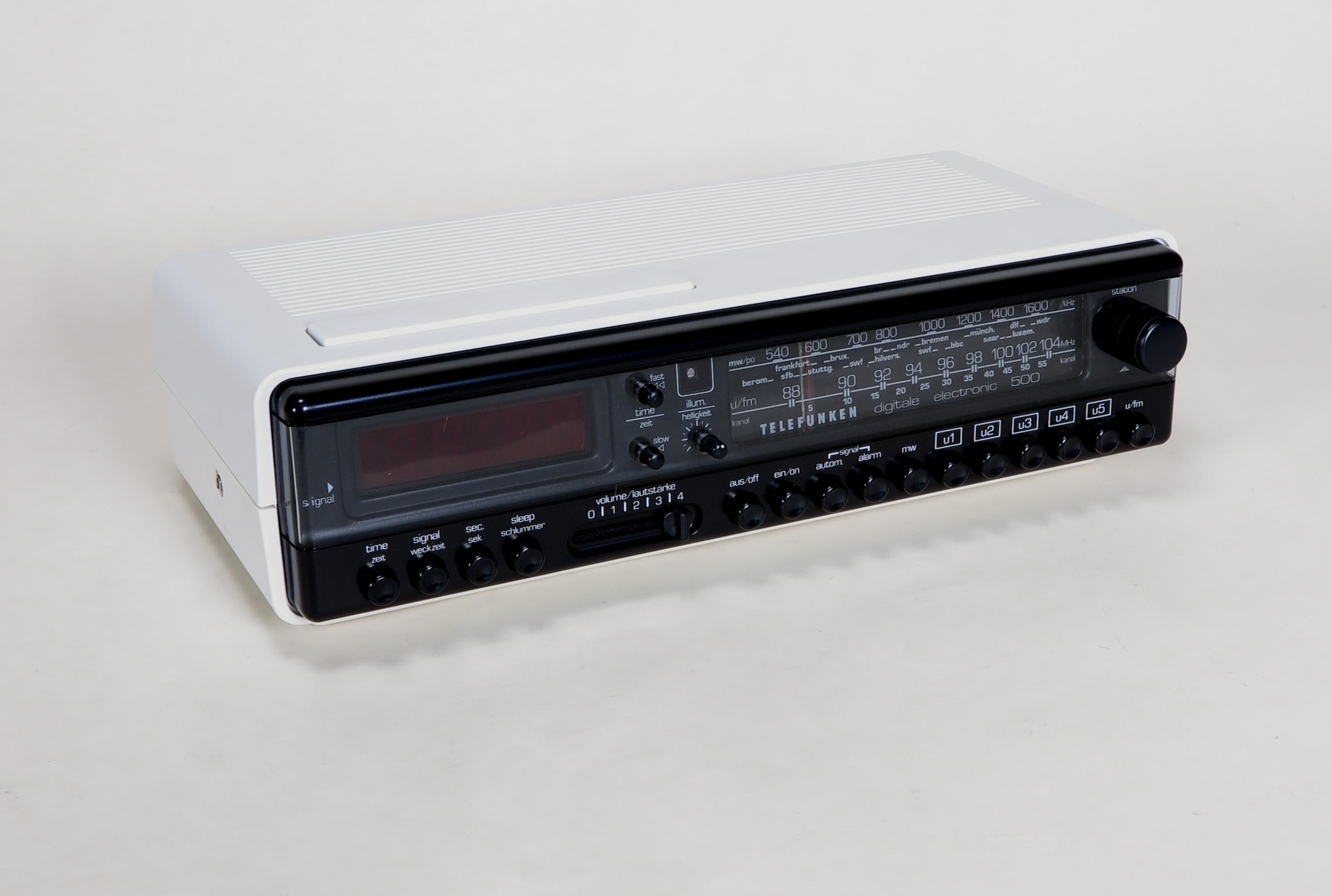 Uhrenradio Digitale electronic 500 (Deutsches Technikmuseum CC BY)