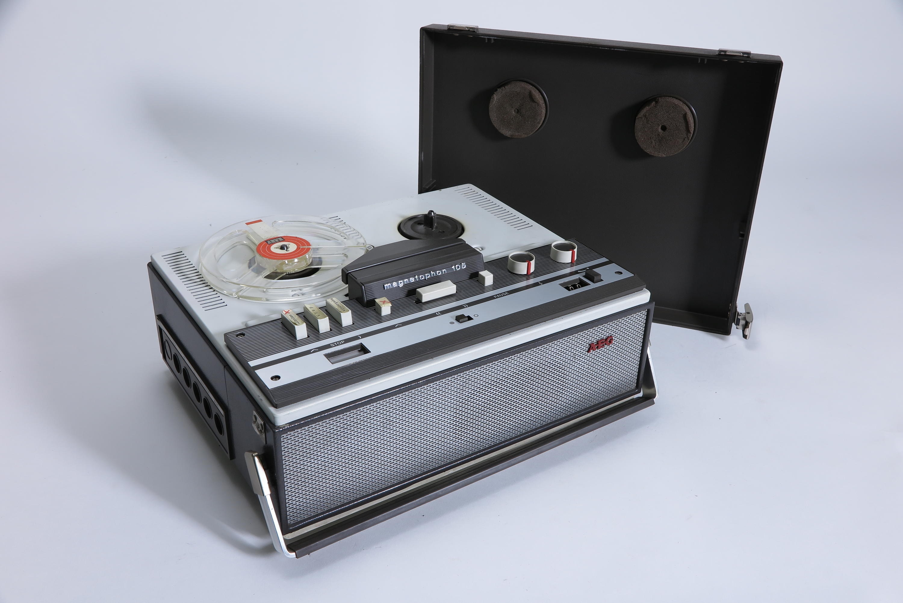 Tonbandgerät AEG Magnetophon 105 (Deutsches Technikmuseum CC BY)