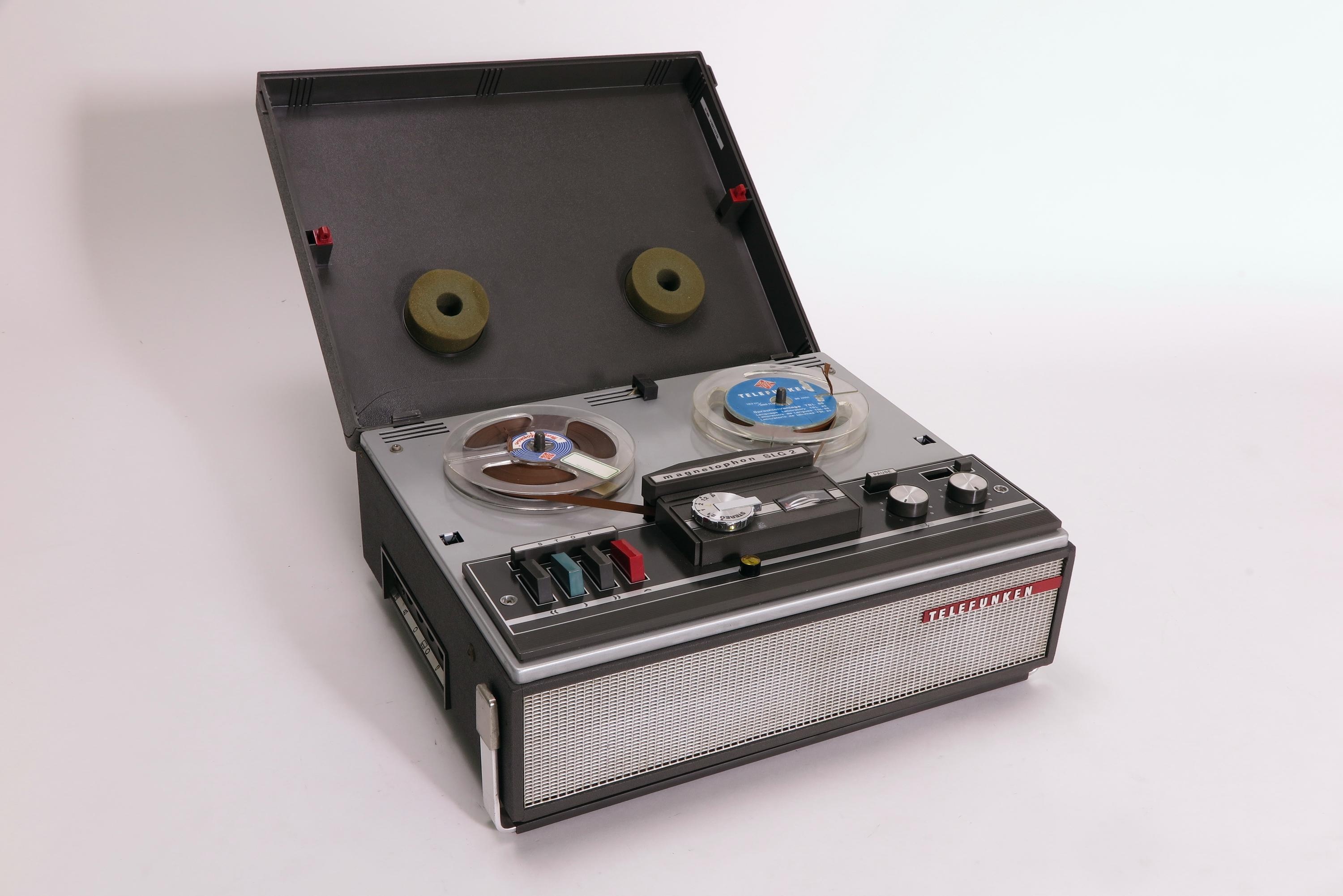 Tonbandgerät Telefunken Magnetophon SLG2 (Deutsches Technikmuseum CC BY)