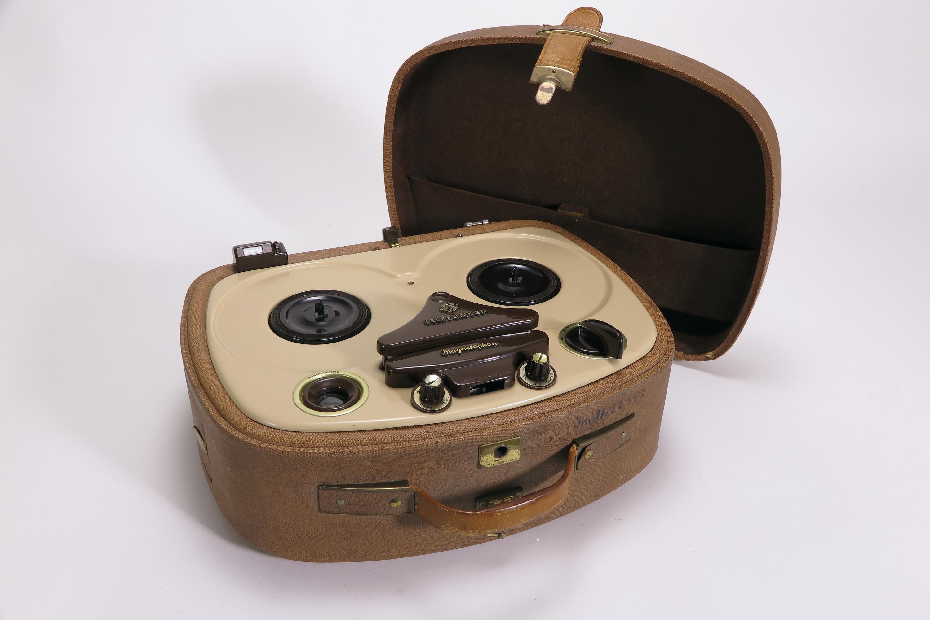 Tonbandgerät Telefunken Magnetophon KL25 (Deutsches Technikmuseum CC BY)