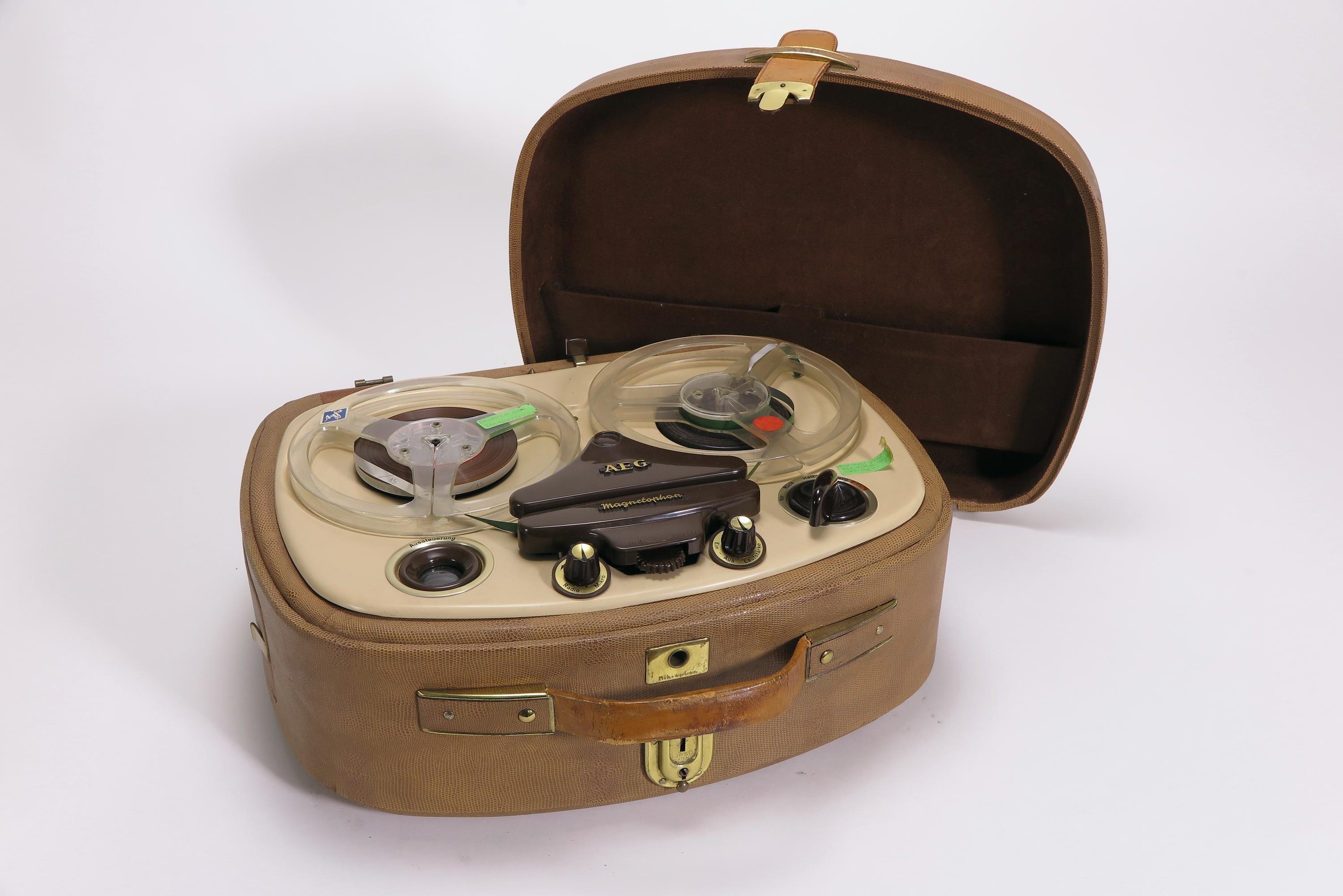 Tonbandgerät AEG Magnetophon KL 25 (Deutsches Technikmuseum CC BY)