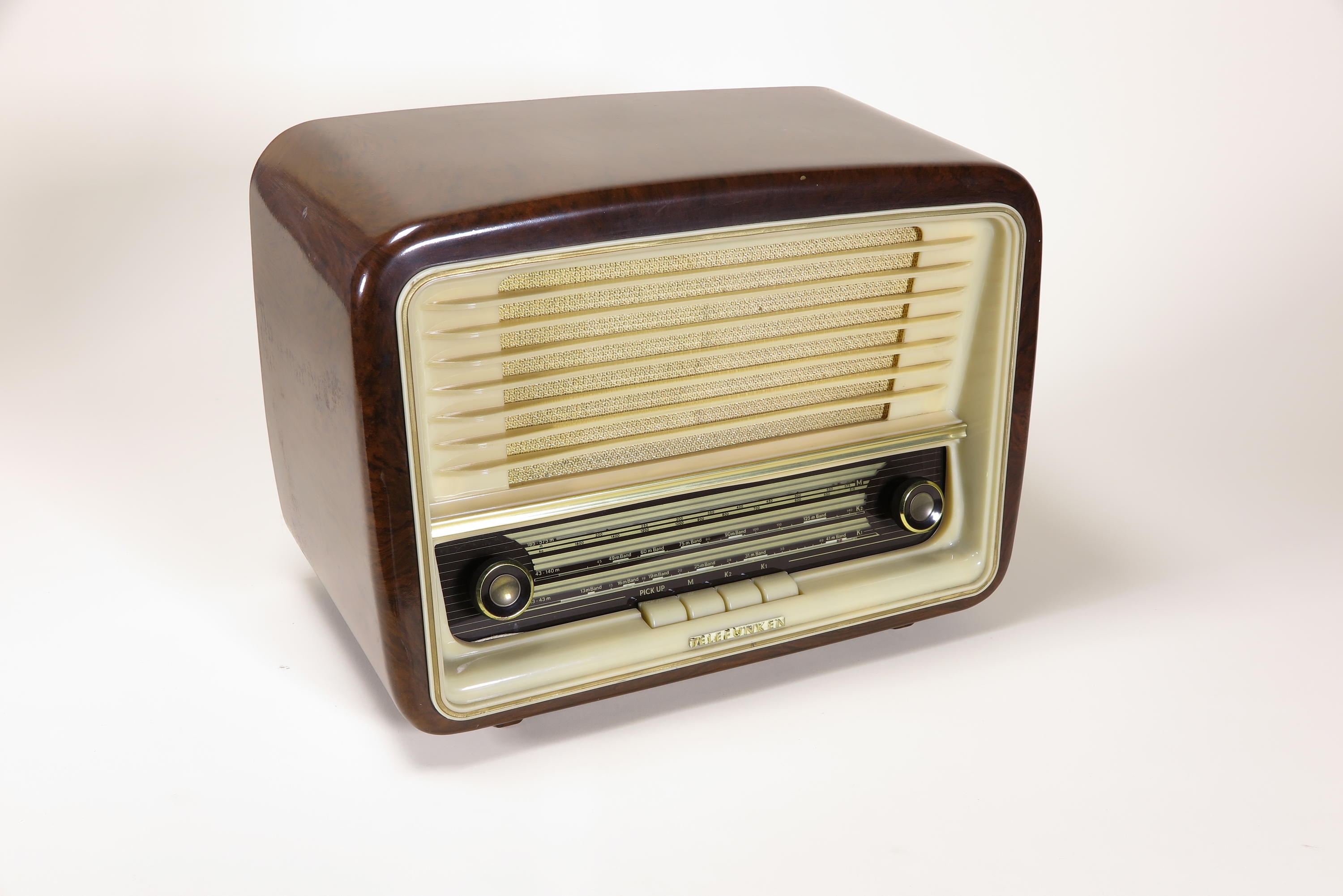 Radio Telefunken D656WK trop. (Deutsches Technikmuseum CC BY)