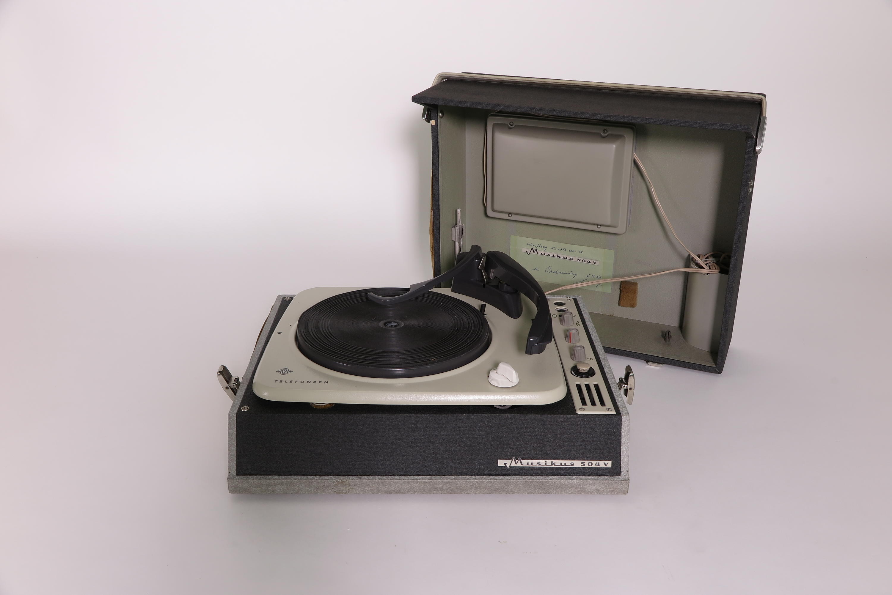 Kofferplattenspieler Telefunken Musikus 504V (Deutsches Technikmuseum CC BY)