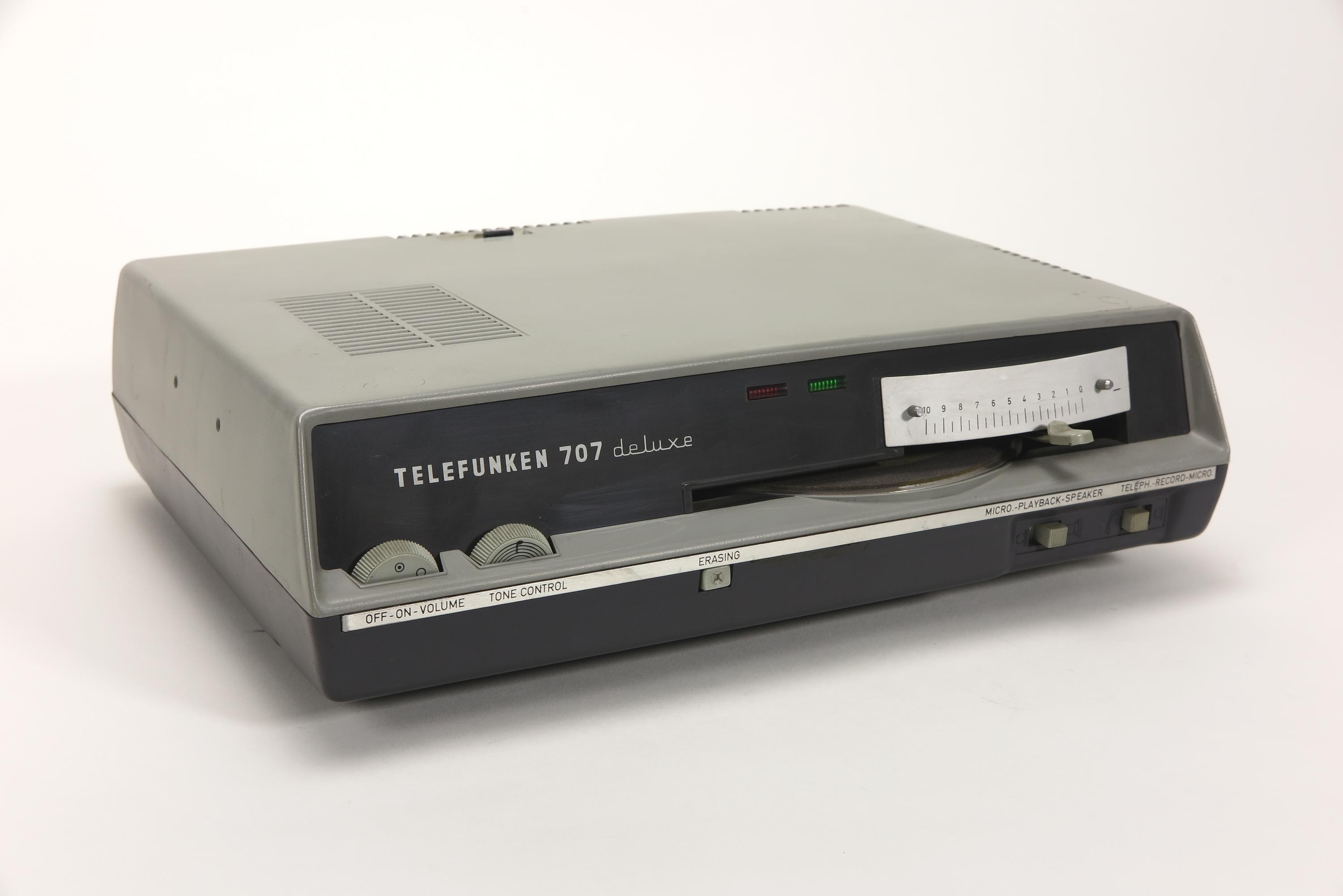 Plattendiktiergerät Telefunken 707 deluxe (Deutsches Technikmuseum CC BY)