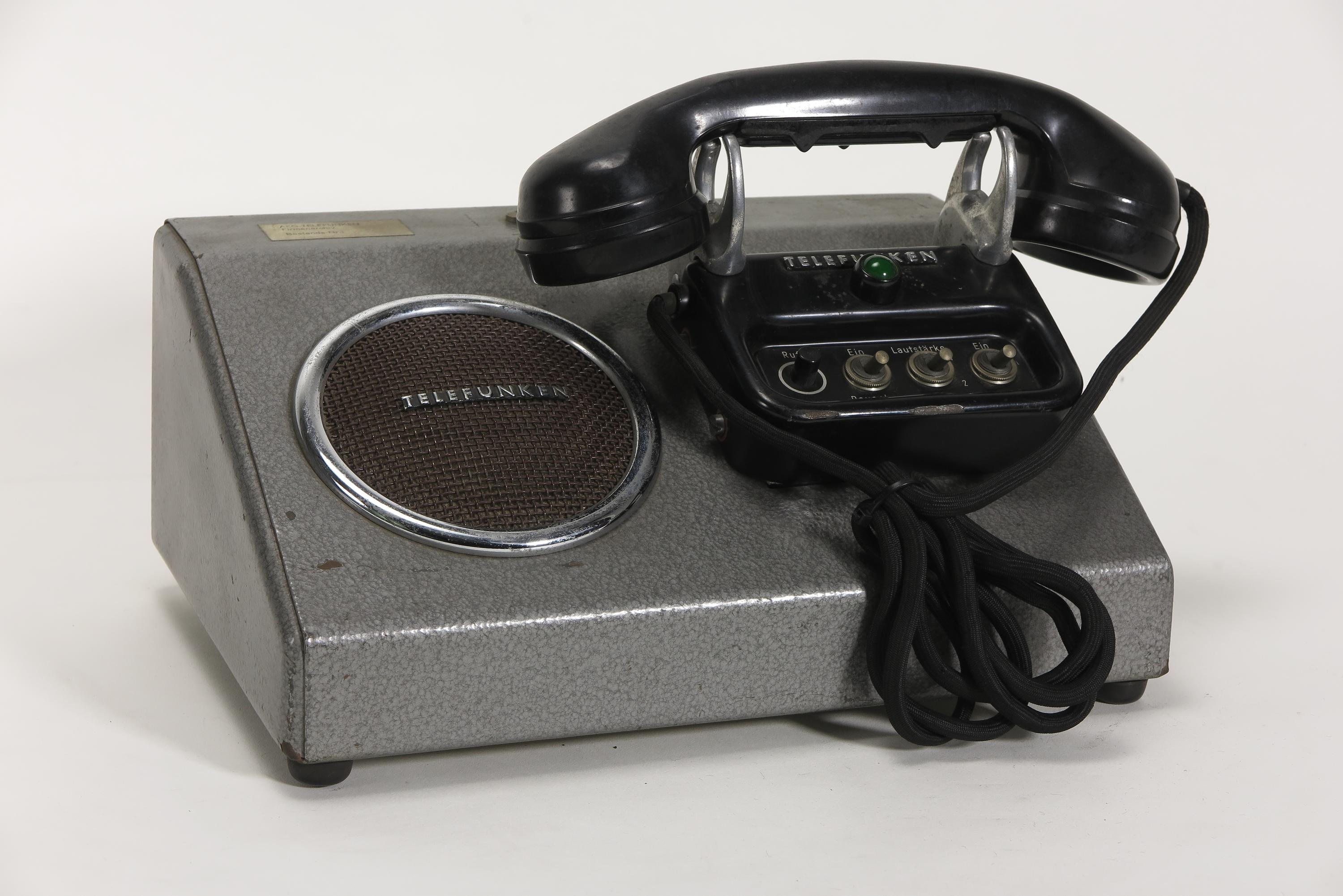 Bedieneinheit BeG 134/2 zur UKW-Funkanlage Telefunken 80 Dora 2 bzw.160 Dora 2 (Deutsches Technikmuseum CC BY)