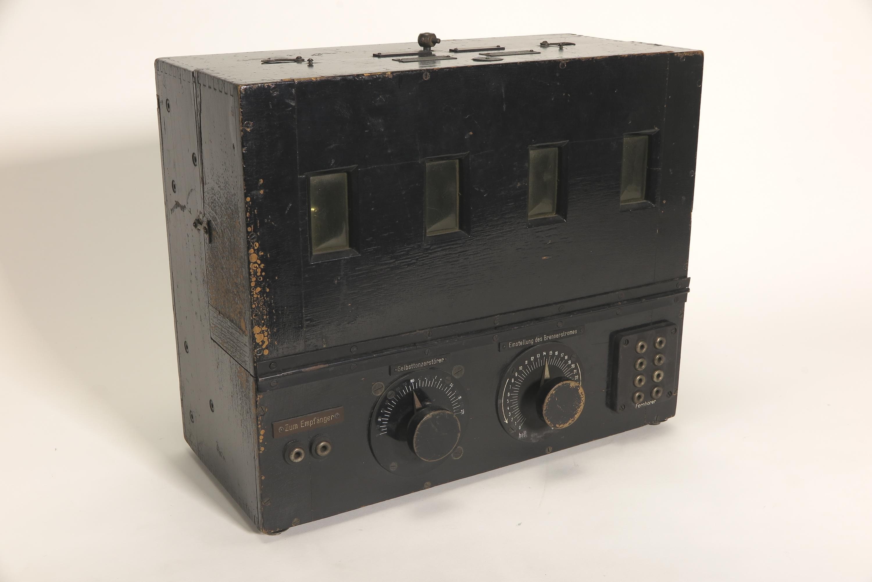 Vierröhren-Niederfrequenzverstärker Telefunken EV136a (Deutsches Technikmuseum CC BY)