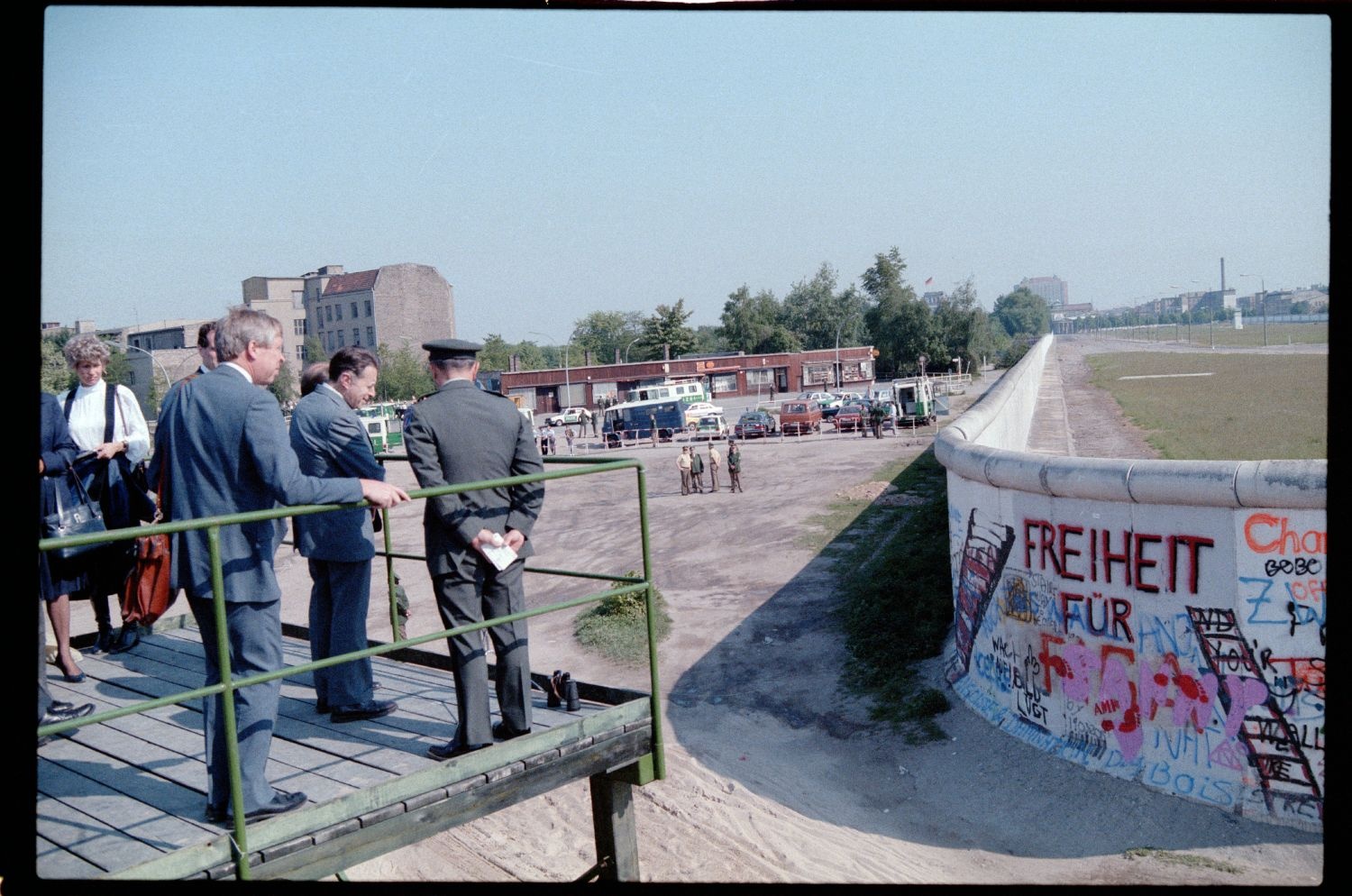 Fotografie: Besuch von US-Verteidigungsminister Caspar Weinberger in West-Berlin (AlliiertenMuseum/U.S. Army Photograph Public Domain Mark)