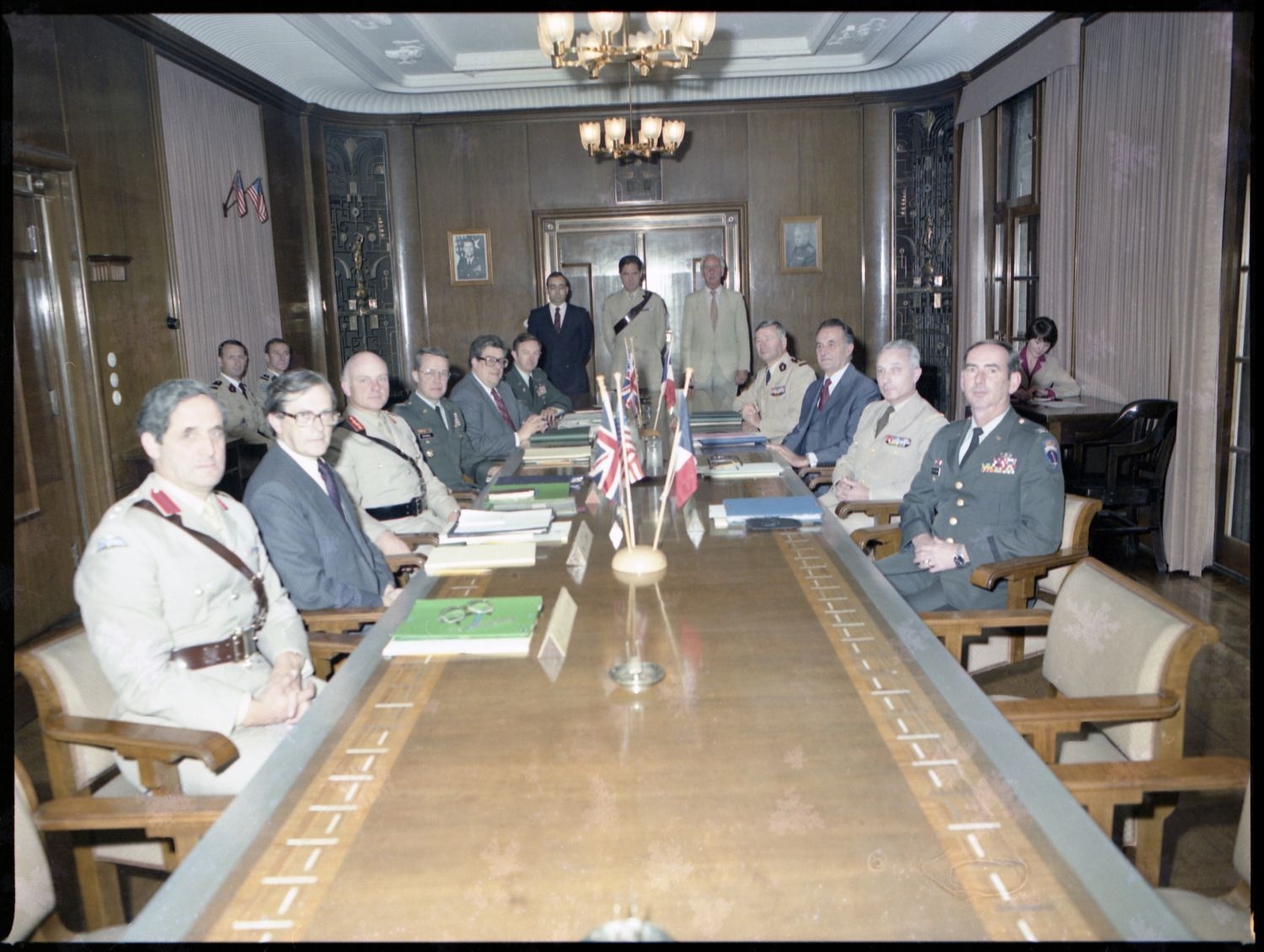 Fotografie: Sitzung der Stadtkommandanten in der Alliierten Kommandantur in Berlin-Dahlem (AlliiertenMuseum/U.S. Army Photograph Public Domain Mark)
