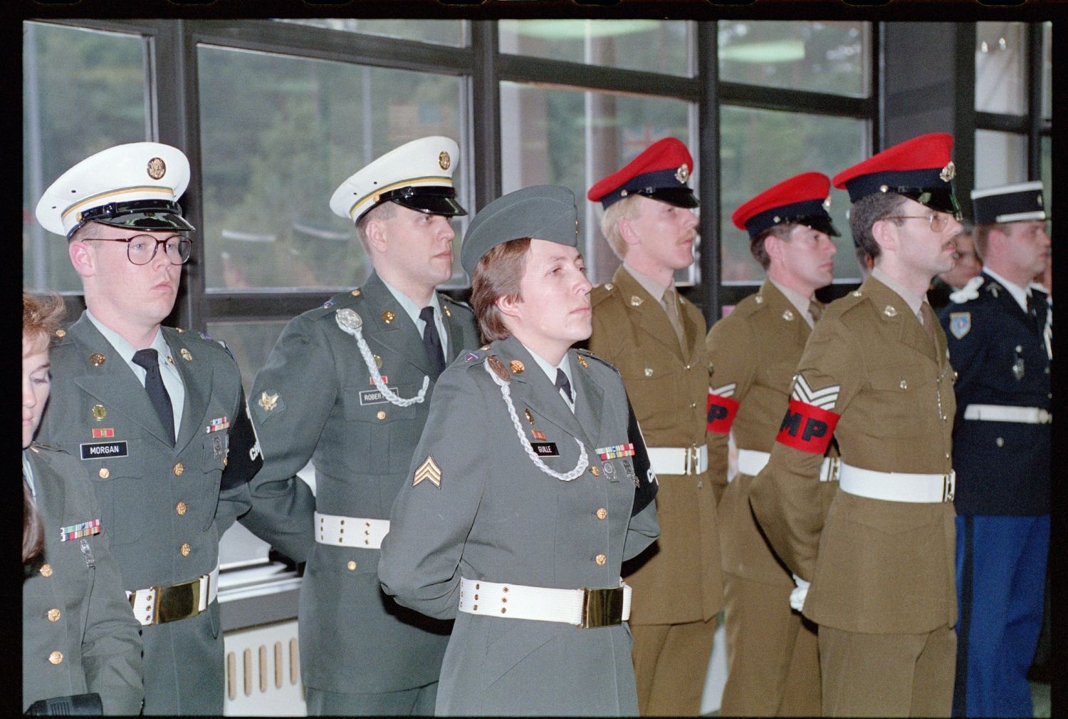 Fotografie: Schließung des Allied Checkpoint Bravo in Berlin-Zehlendorf (AlliiertenMuseum/U.S. Army Photograph Public Domain Mark)
