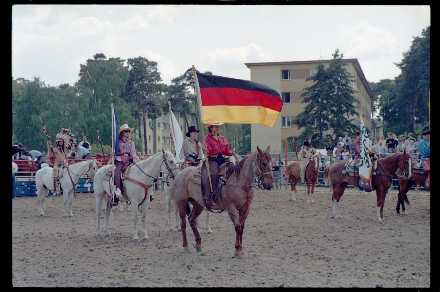 Fotografie: Rodeo/West Fest 92 auf dem Festplatz Deutsch-Amerikanisches Volksfest in Berlin-Dahlem (AlliiertenMuseum/U.S. Army Photograph Public Domain Mark)