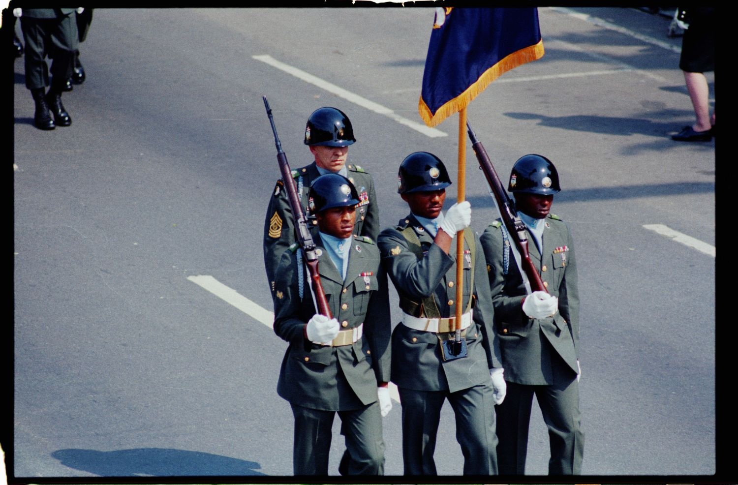 Fotografie: Allied Forces Day Parade in Berlin-Tiergarten (AlliiertenMuseum/U.S. Army Photograph Public Domain Mark)