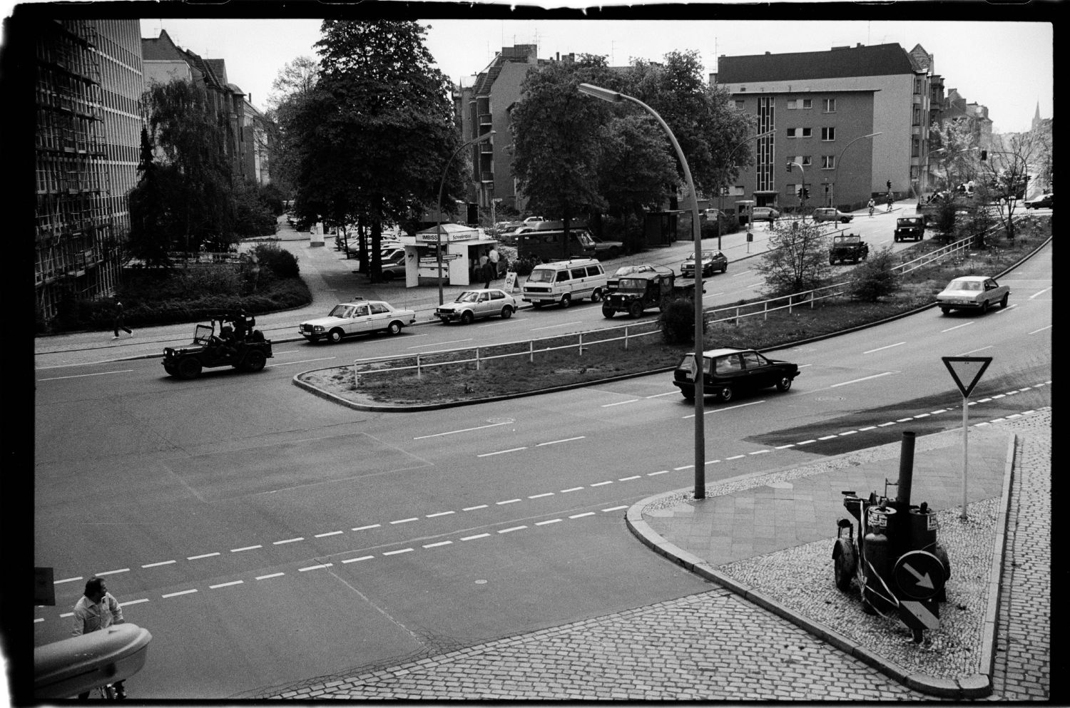 s/w-Fotografie: ARTEP Truppenübung der U.S. Army Berlin Brigade in Berlin (AlliiertenMuseum/U.S. Army Photograph Public Domain Mark)