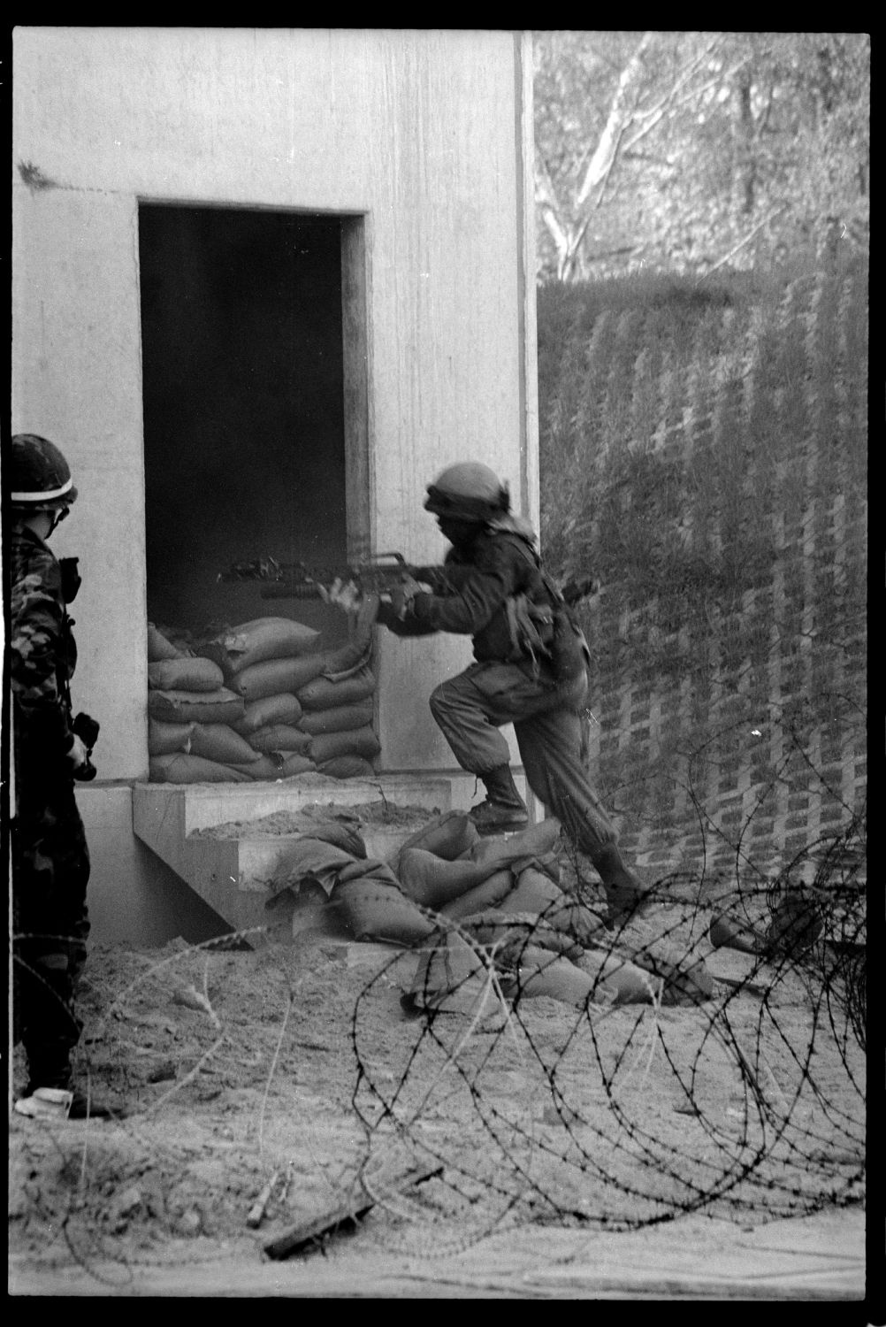s/w-Fotografie: ARTEP Truppenübung der U.S. Army Berlin Brigade in Ruhleben Fighting City in Berlin-Spandau (AlliiertenMuseum/U.S. Army Photograph Public Domain Mark)
