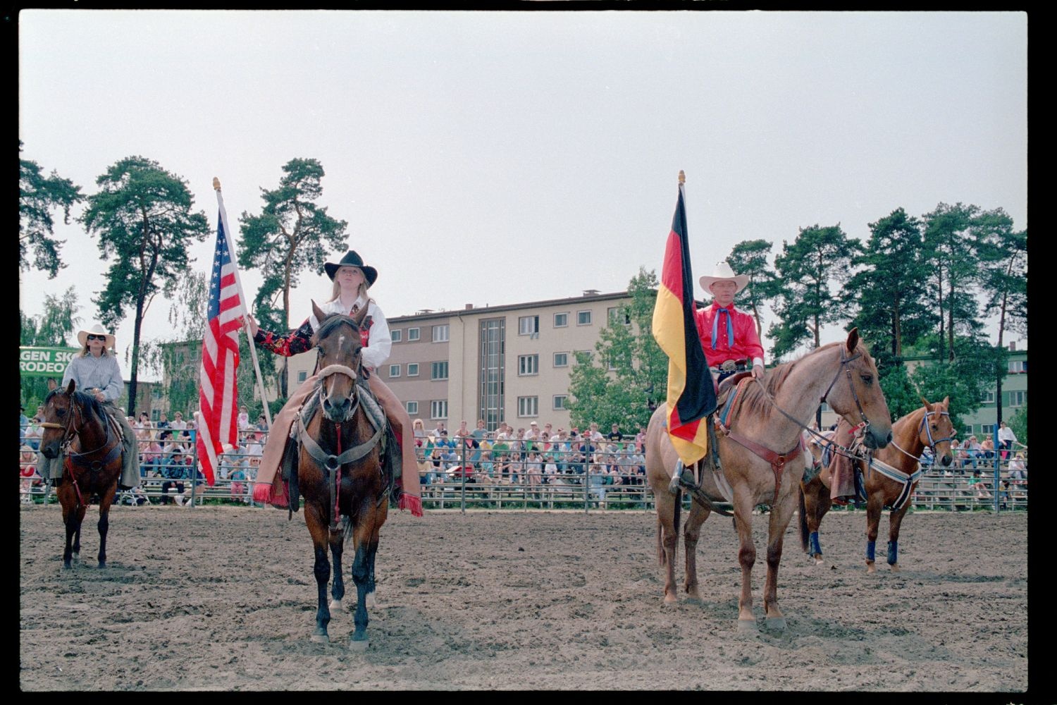 Fotografie: Rodeo Mania 1993 auf dem Festplatz Deutsch-Amerikanisches Volksfest in Berlin-Dahlem (AlliiertenMuseum/U.S. Army Photograph Public Domain Mark)