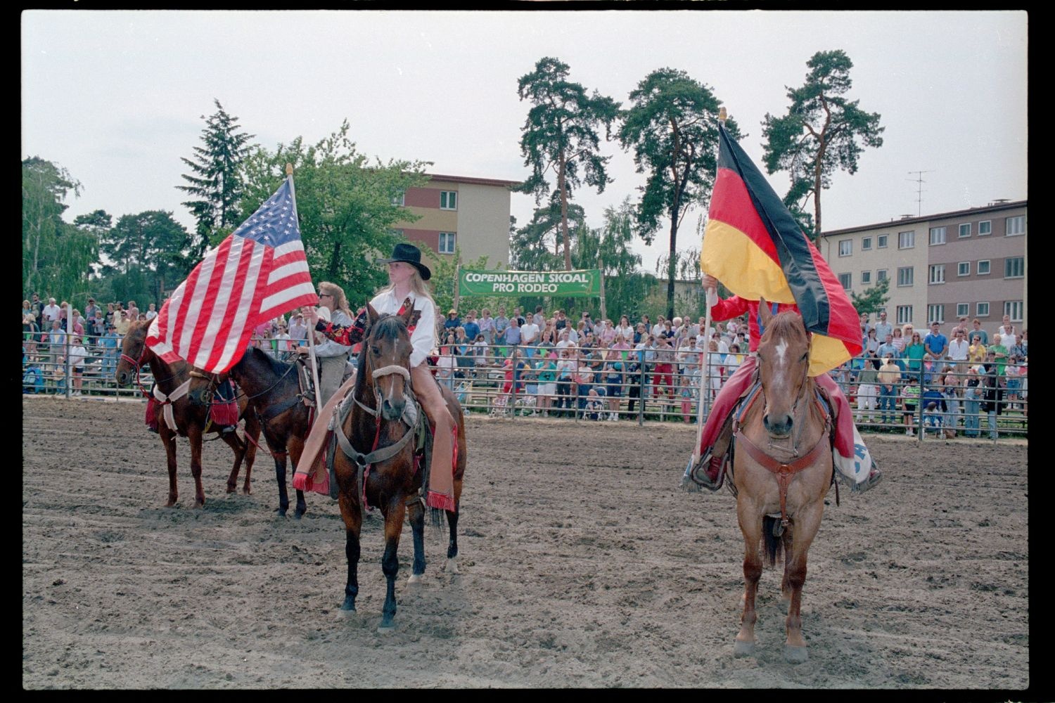 Fotografie: Rodeo Mania 1993 auf dem Festplatz Deutsch-Amerikanisches Volksfest in Berlin-Dahlem (AlliiertenMuseum/U.S. Army Photograph Public Domain Mark)