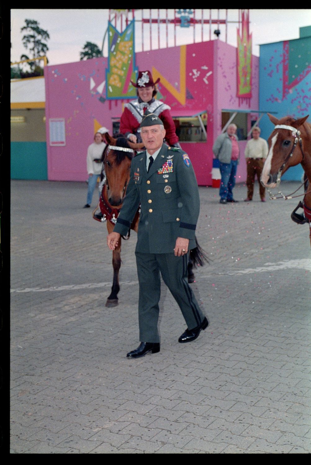 Fotografie: 33. Deutsch-Amerikanisches Volksfest in Berlin-Dahlem (AlliiertenMuseum/U.S. Army Photograph Public Domain Mark)