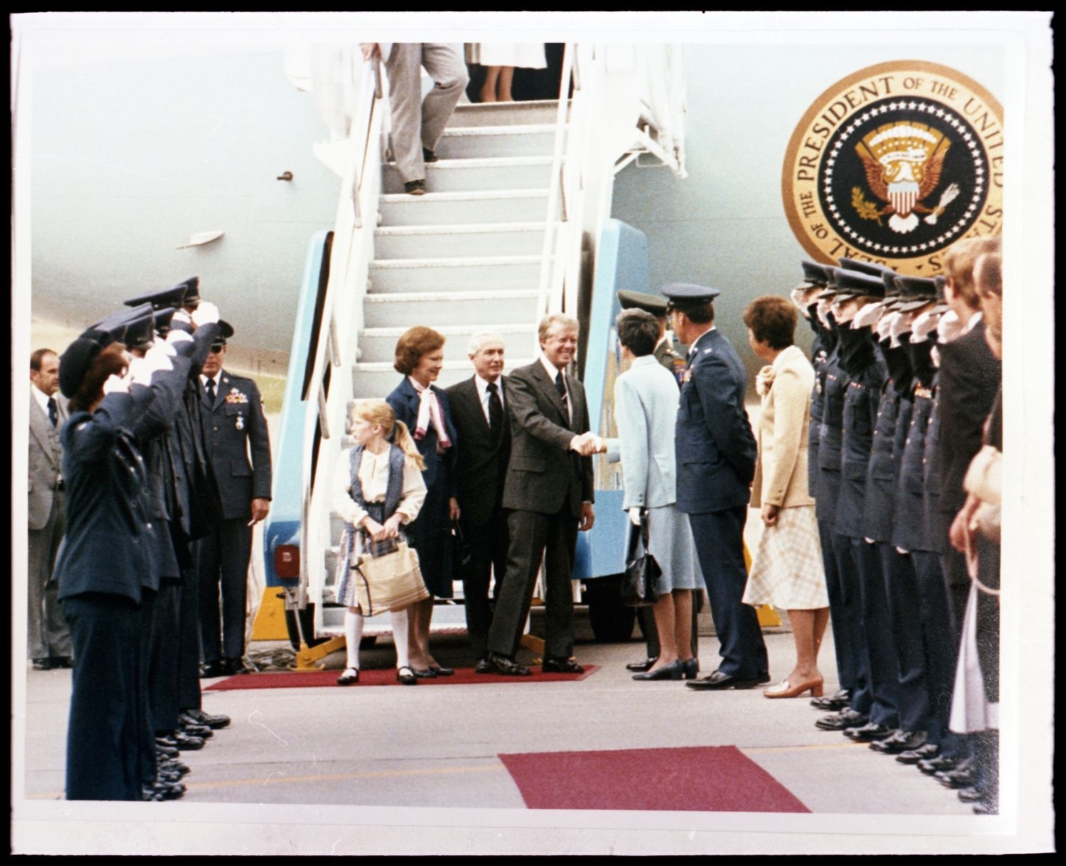 Fotografie: Besuch von US-Präsident Jimmy Carter in West-Berlin (U.S. Army Photograph Public Domain Pres. Carter Copy C-276-78), via AlliiertenMuseum