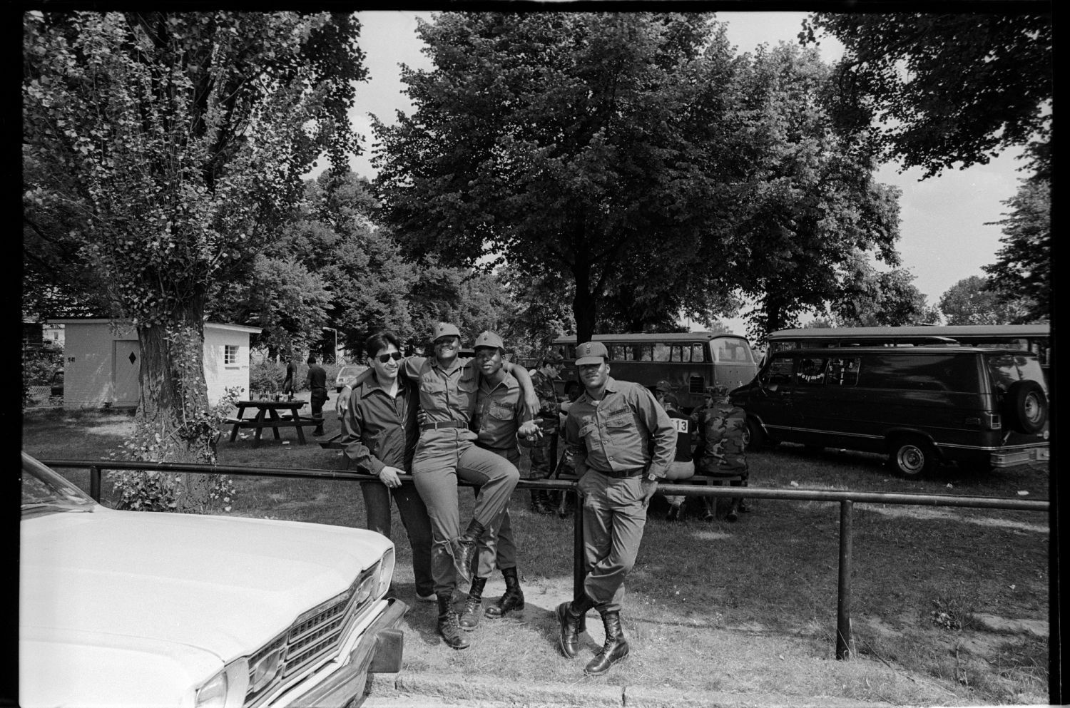 s/w-Fotografie: Sportveranstaltung der U.S. Army Berlin Brigade in den Andrews Barracks in Berlin-Lichterfelde (AlliiertenMuseum/U.S. Army Photograph Public Domain Mark)