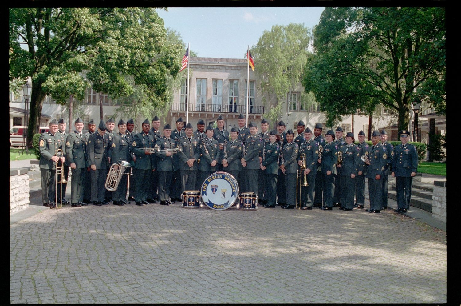 Fotografie: 298th U.S. Army Band in den Lucius D. Clay Headquarters in Berlin-Dahlem (AlliiertenMuseum/U.S. Army Photograph Public Domain Mark)