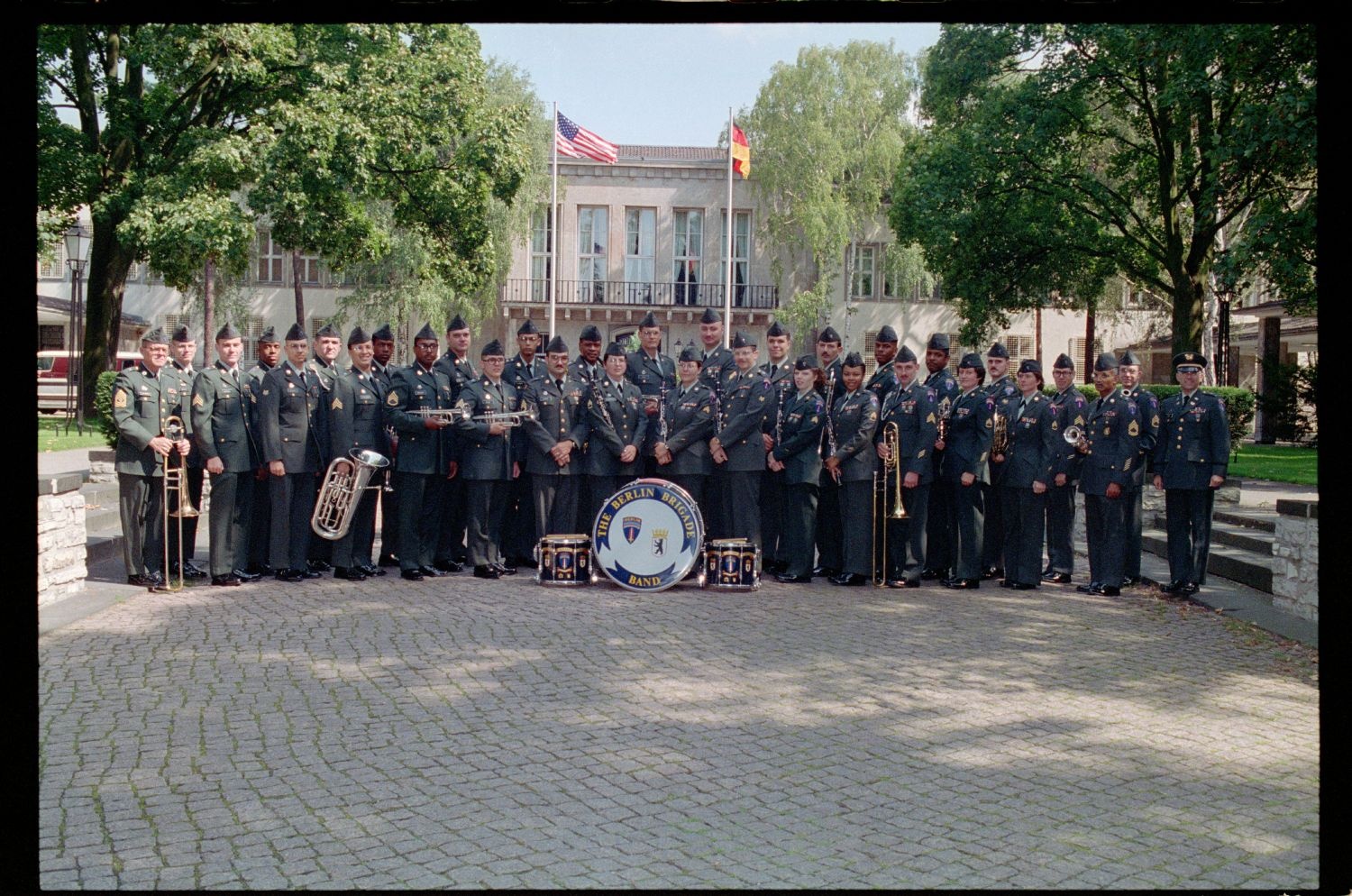 Fotografie: 298th U.S. Army Band in den Lucius D. Clay Headquarters in Berlin-Dahlem (AlliiertenMuseum/U.S. Army Photograph Public Domain Mark)