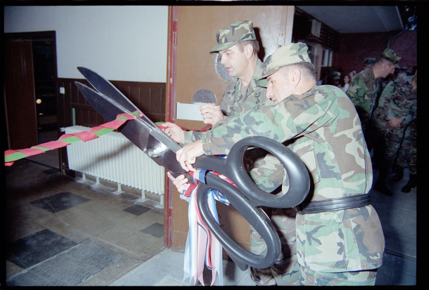 Fotografie: Eröffnung des NCO Club der U.S. Army Berlin Brigade in den McNair Barracks in Berlin-Lichterfelde (AlliiertenMuseum/U.S. Army Photograph Public Domain Mark)