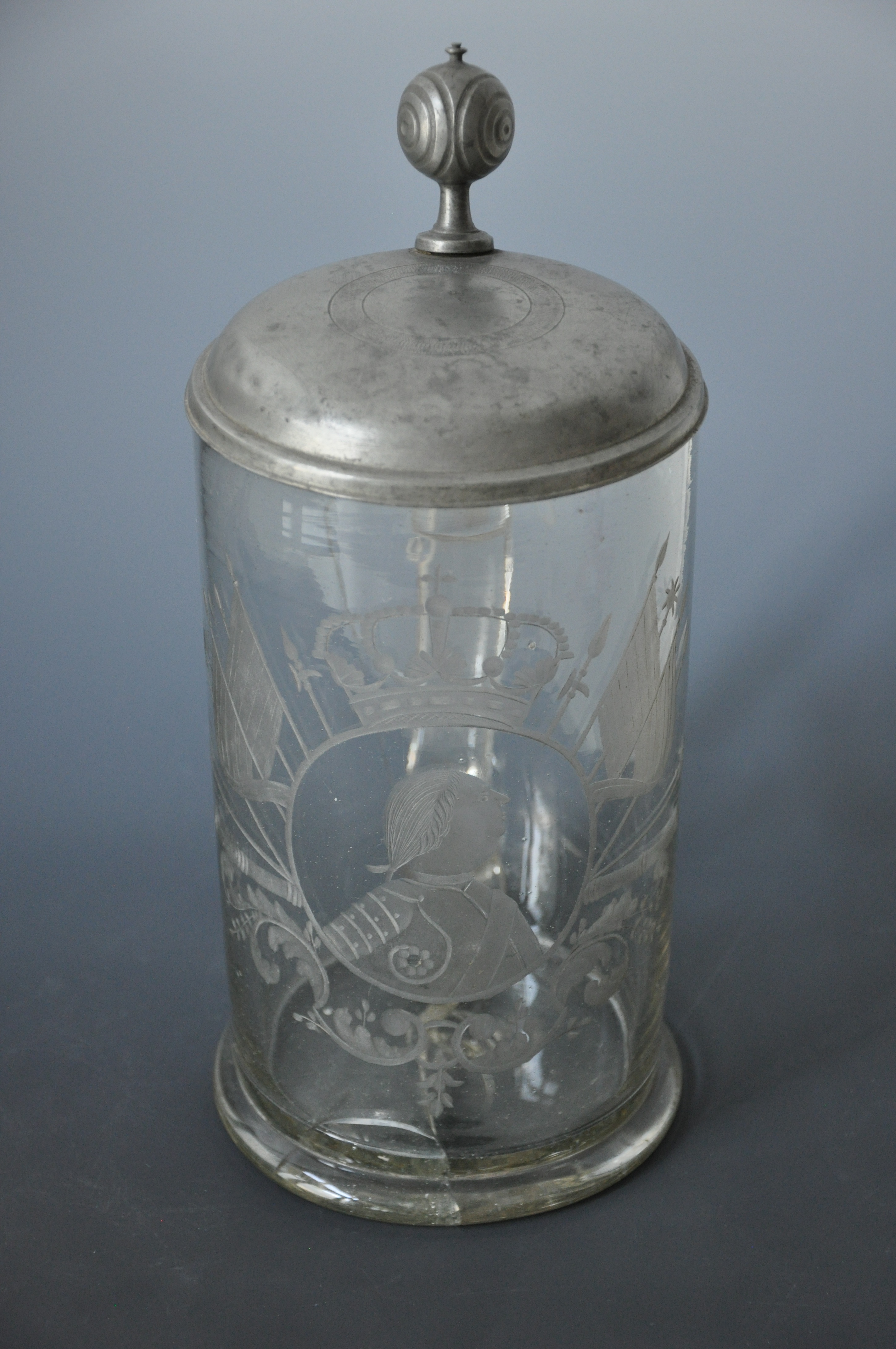 Glashumpen mit Zinndeckel, Bildnis von König Friedrich Wilhelm I. (Stiftung Stadtmuseum Berlin CC BY-NC-ND)